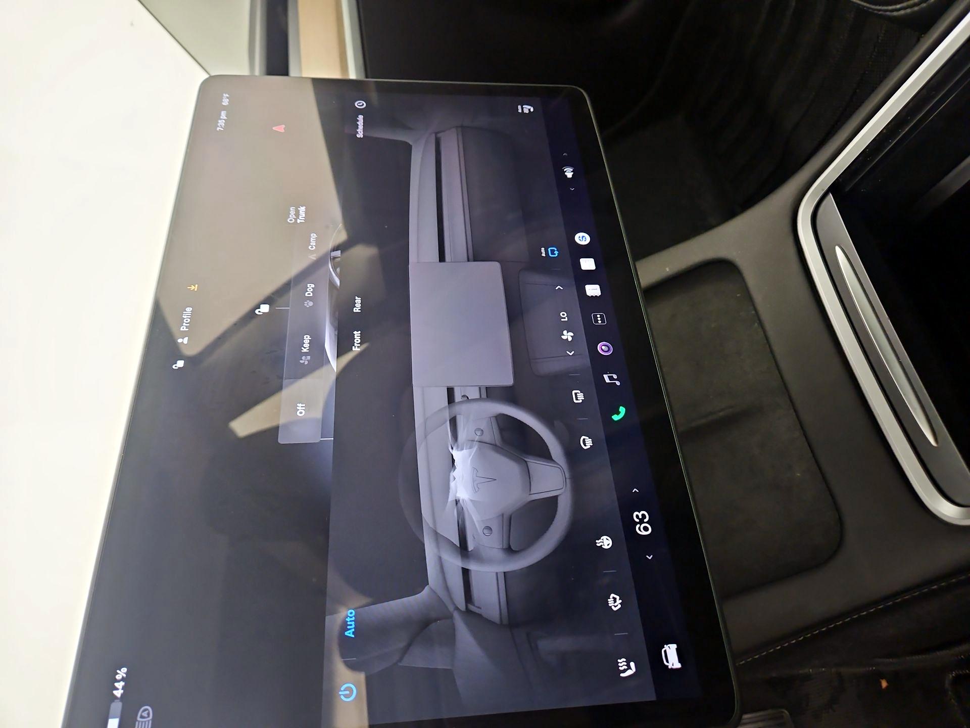 Thumbnail: 2022 Tesla Model 3 - 16