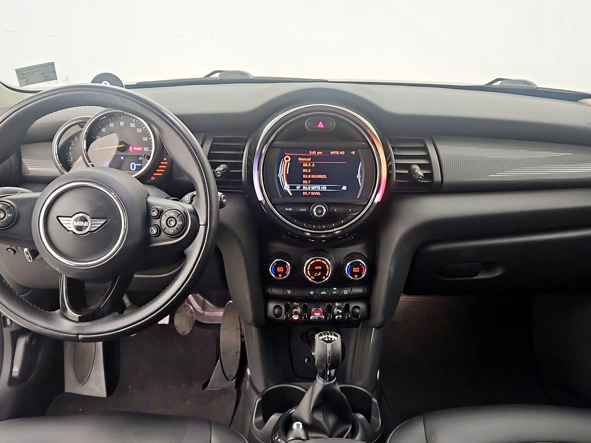 Thumbnail: 2017 MINI Cooper Hardtop - 9