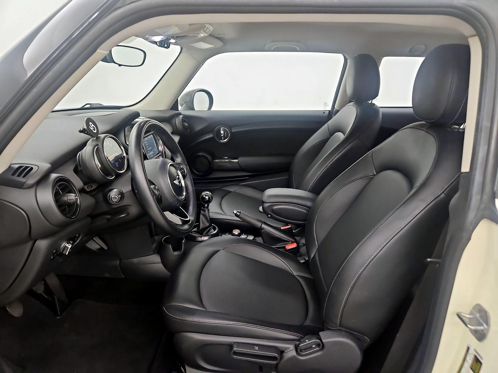 Thumbnail: 2017 MINI Cooper Hardtop - 11