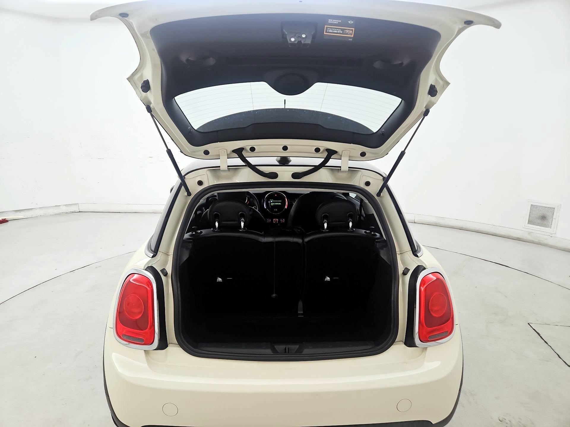 Thumbnail: 2017 MINI Cooper Hardtop - 18