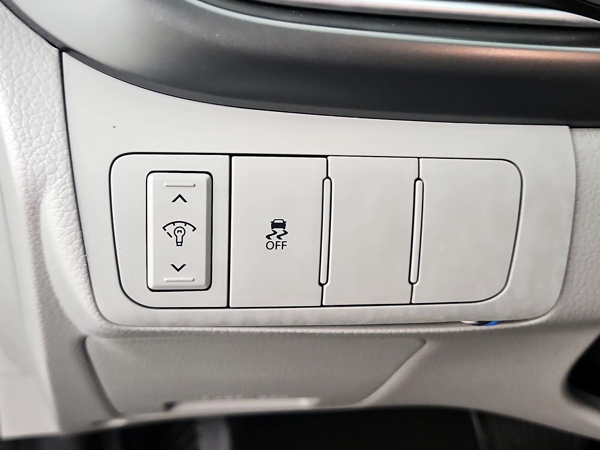 Thumbnail: 2015 Kia Optima - 13