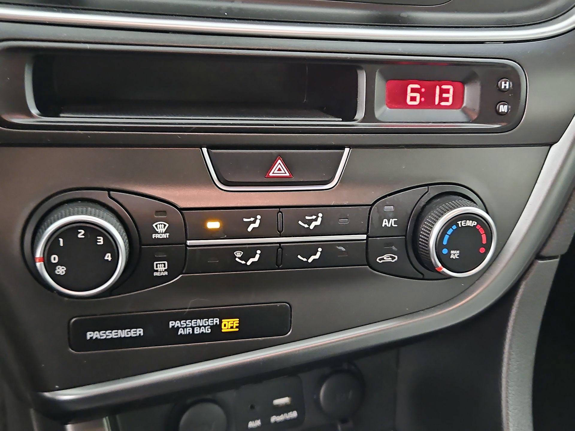 Thumbnail: 2015 Kia Optima - 15