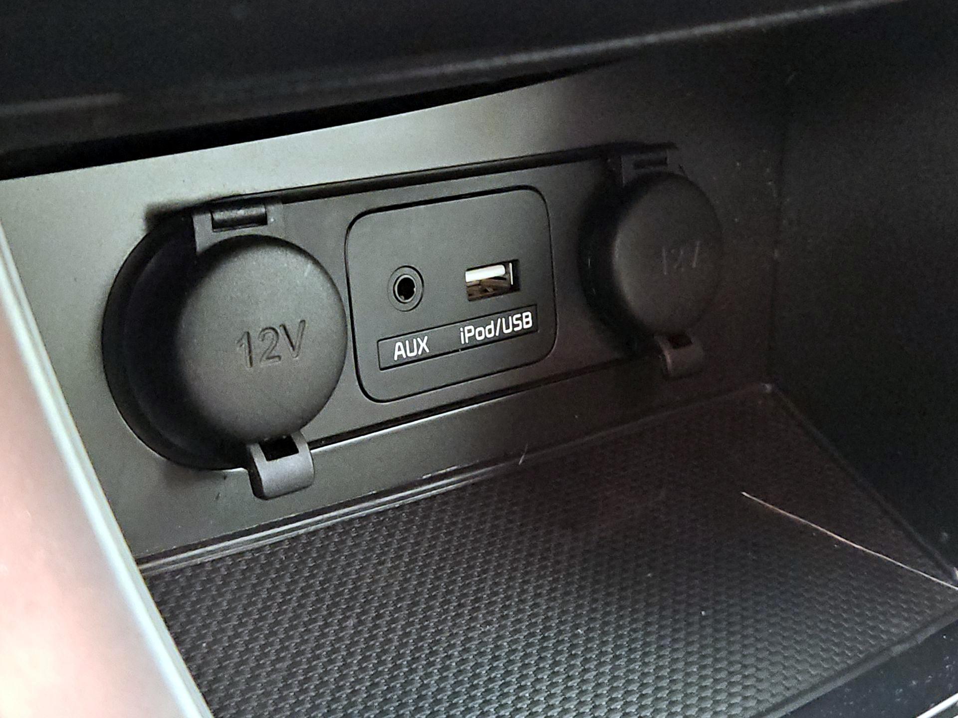 Thumbnail: 2015 Kia Optima - 17