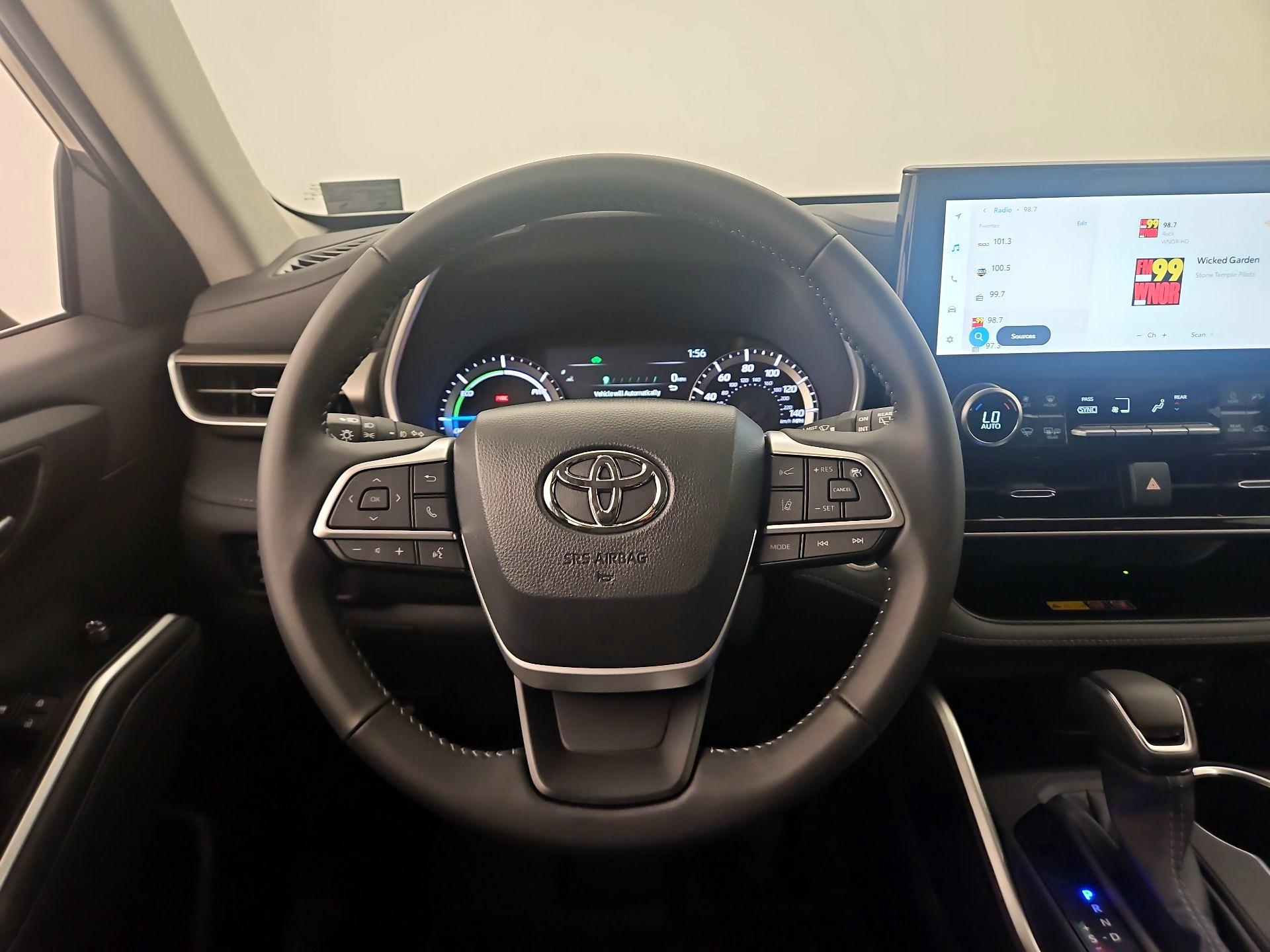 Thumbnail: 2026 Toyota Highlander - 10