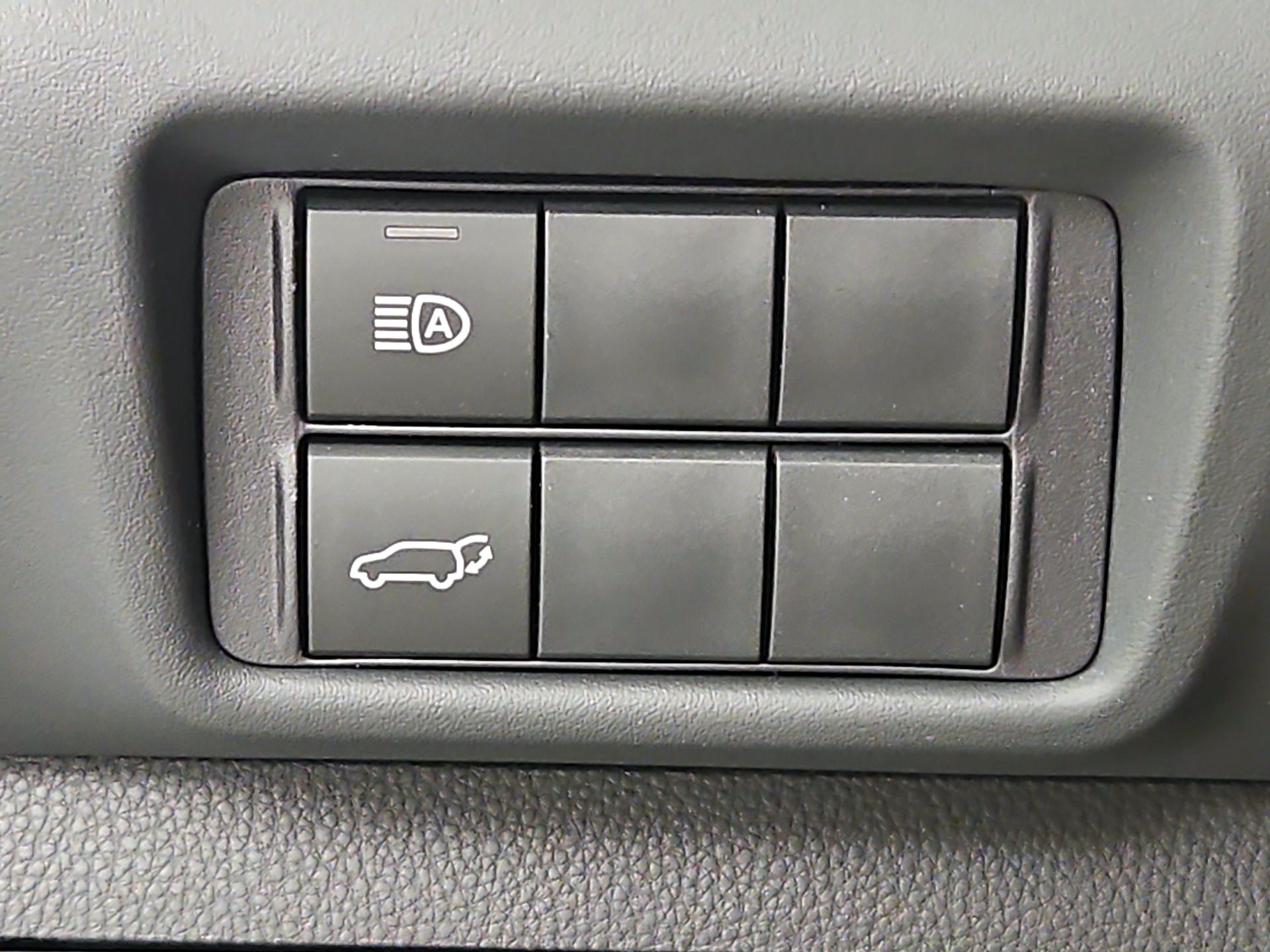 Thumbnail: 2026 Toyota Highlander - 13