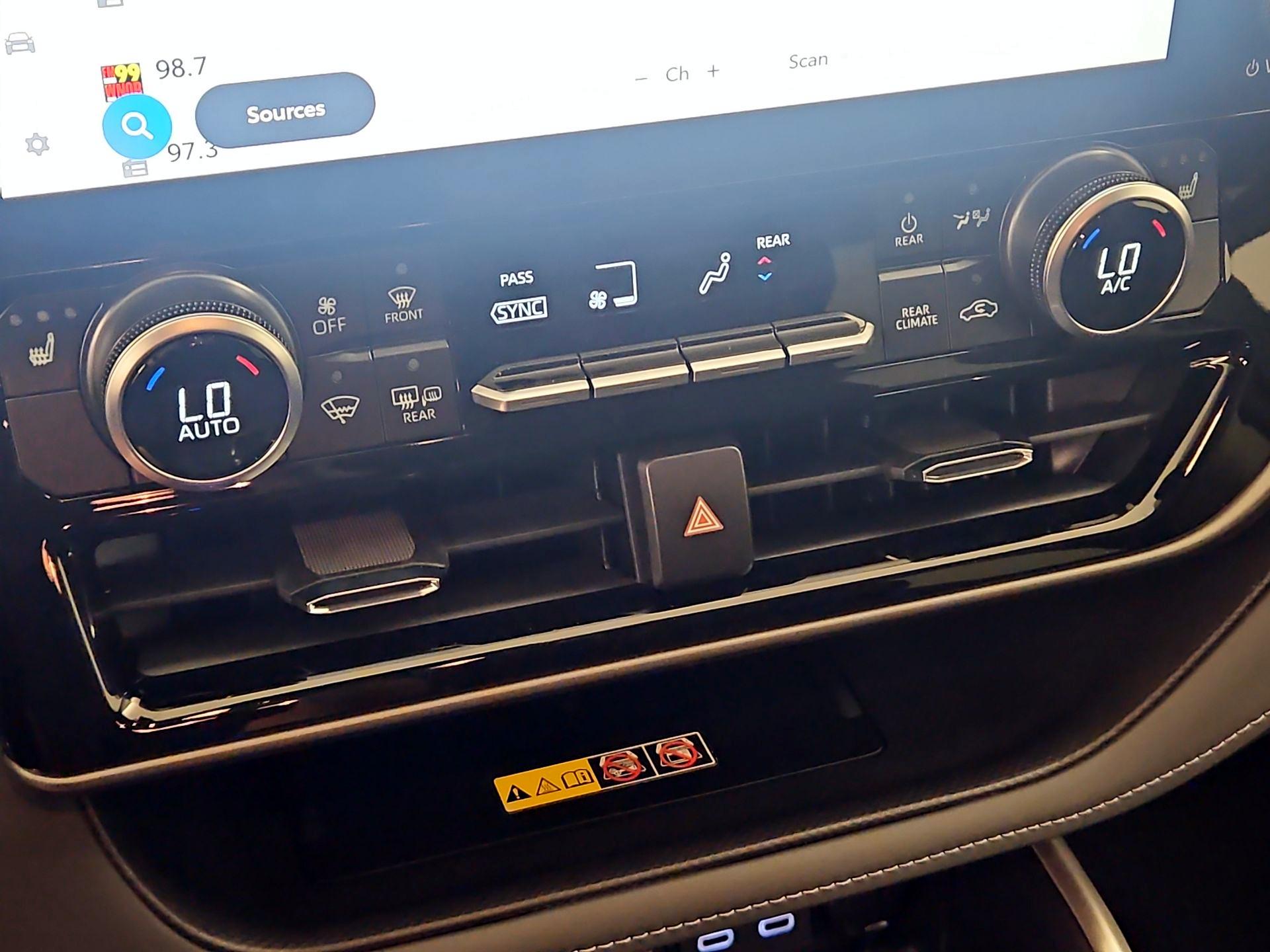 Thumbnail: 2026 Toyota Highlander - 16