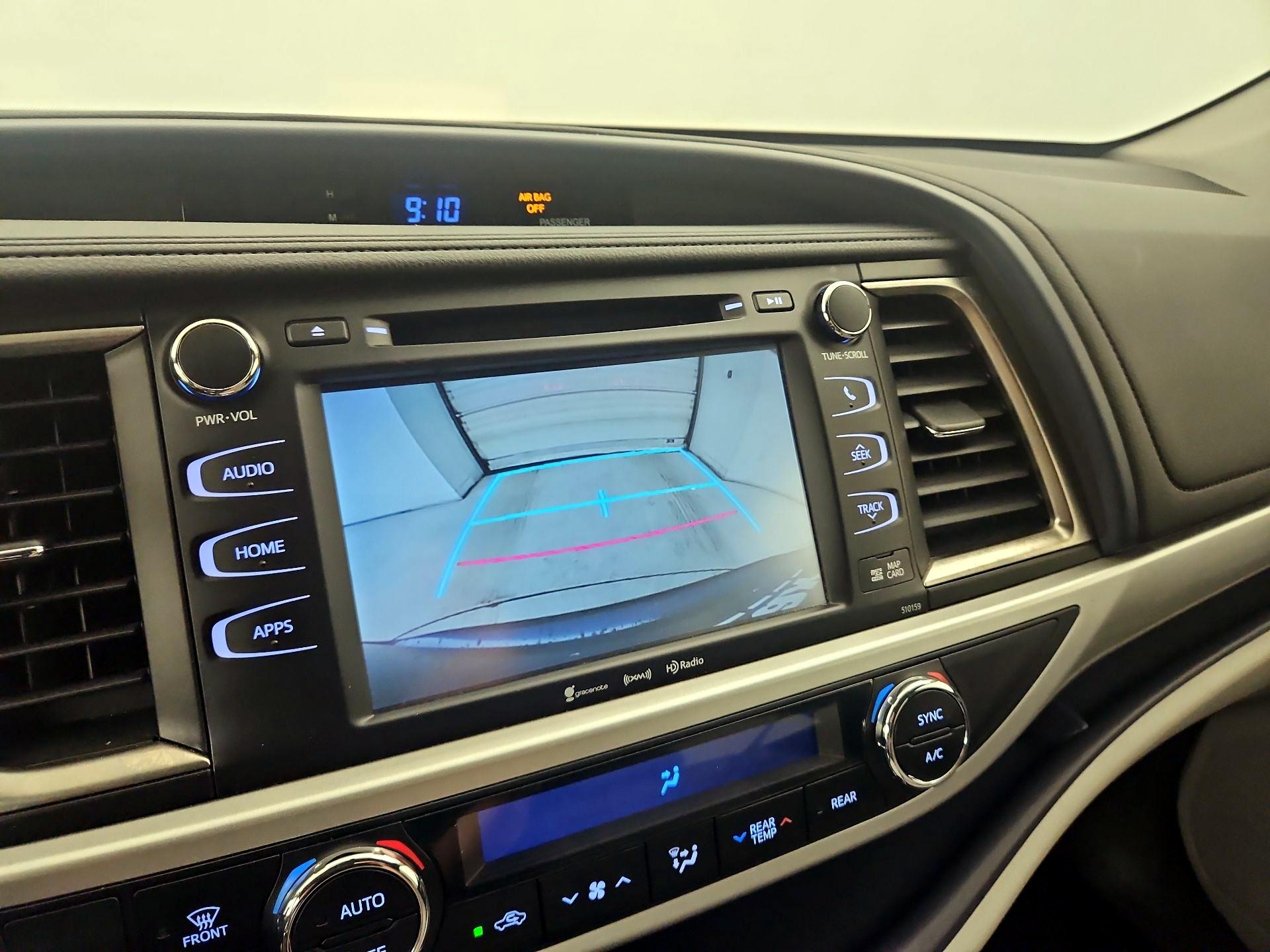 Thumbnail: 2016 Toyota Highlander - 14