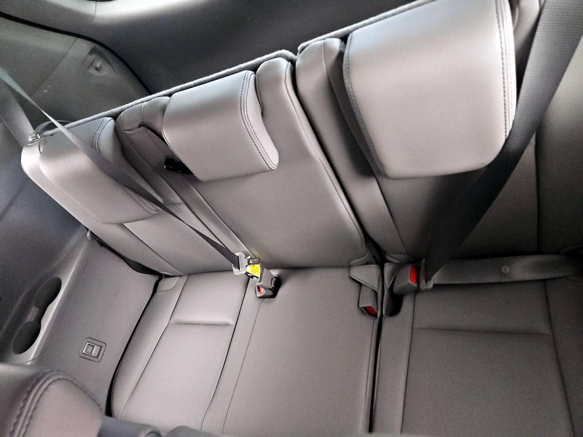 Thumbnail: 2016 Toyota Highlander - 19