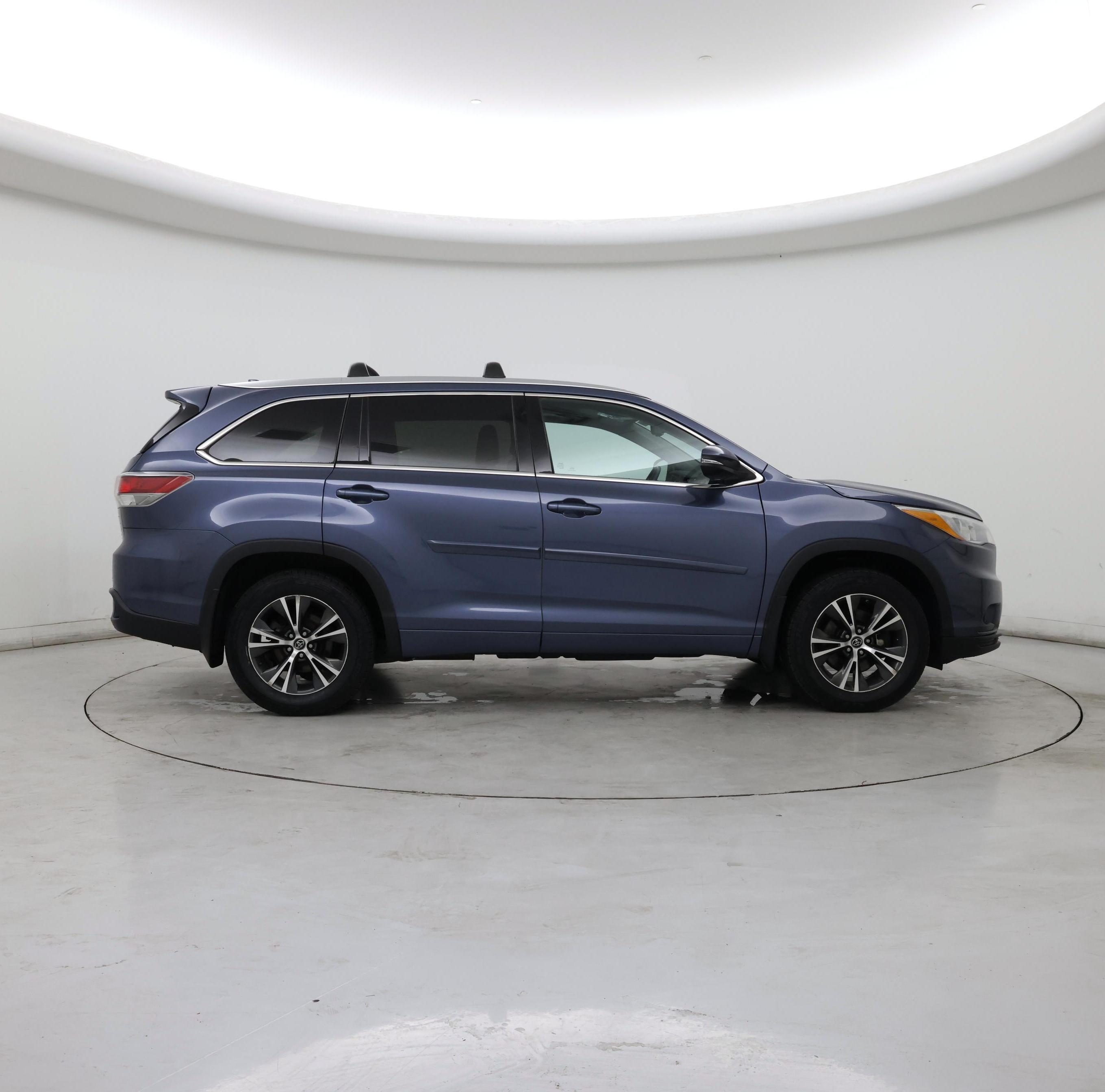 Thumbnail: 2016 Toyota Highlander - 7