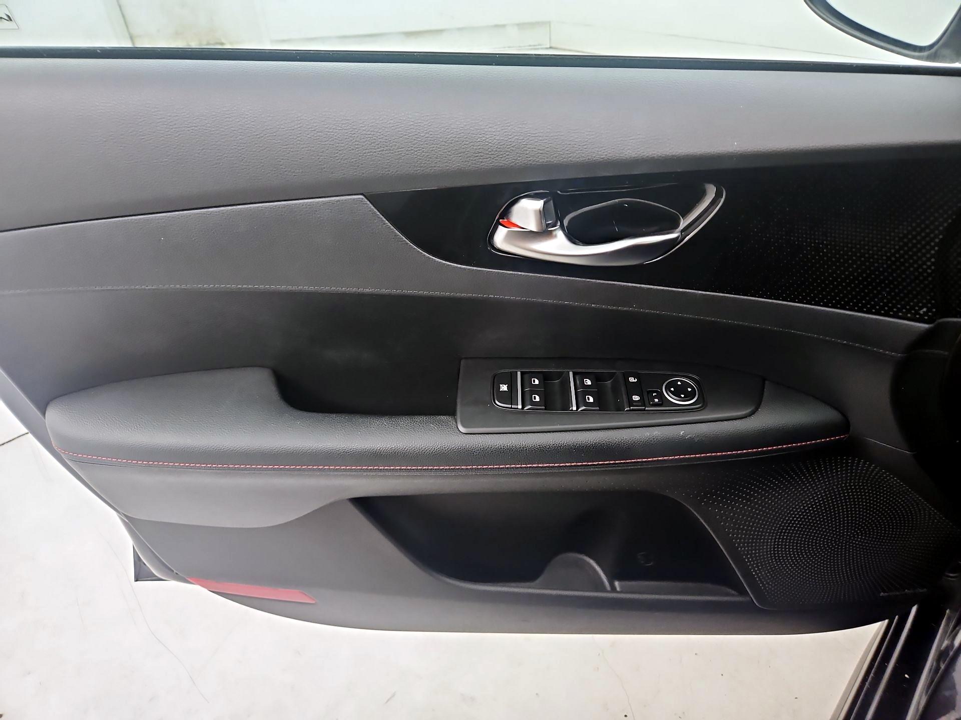 Thumbnail: 2023 Kia Forte - 12