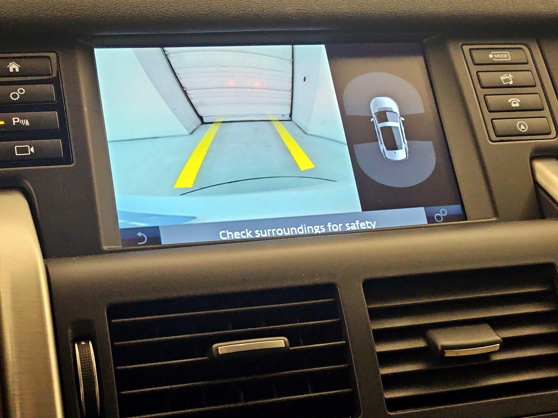 Thumbnail: 2018 Land Rover Discovery Sport - 14