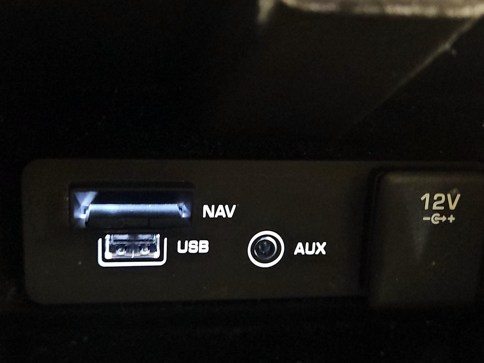 Thumbnail: 2018 Land Rover Discovery Sport - 18