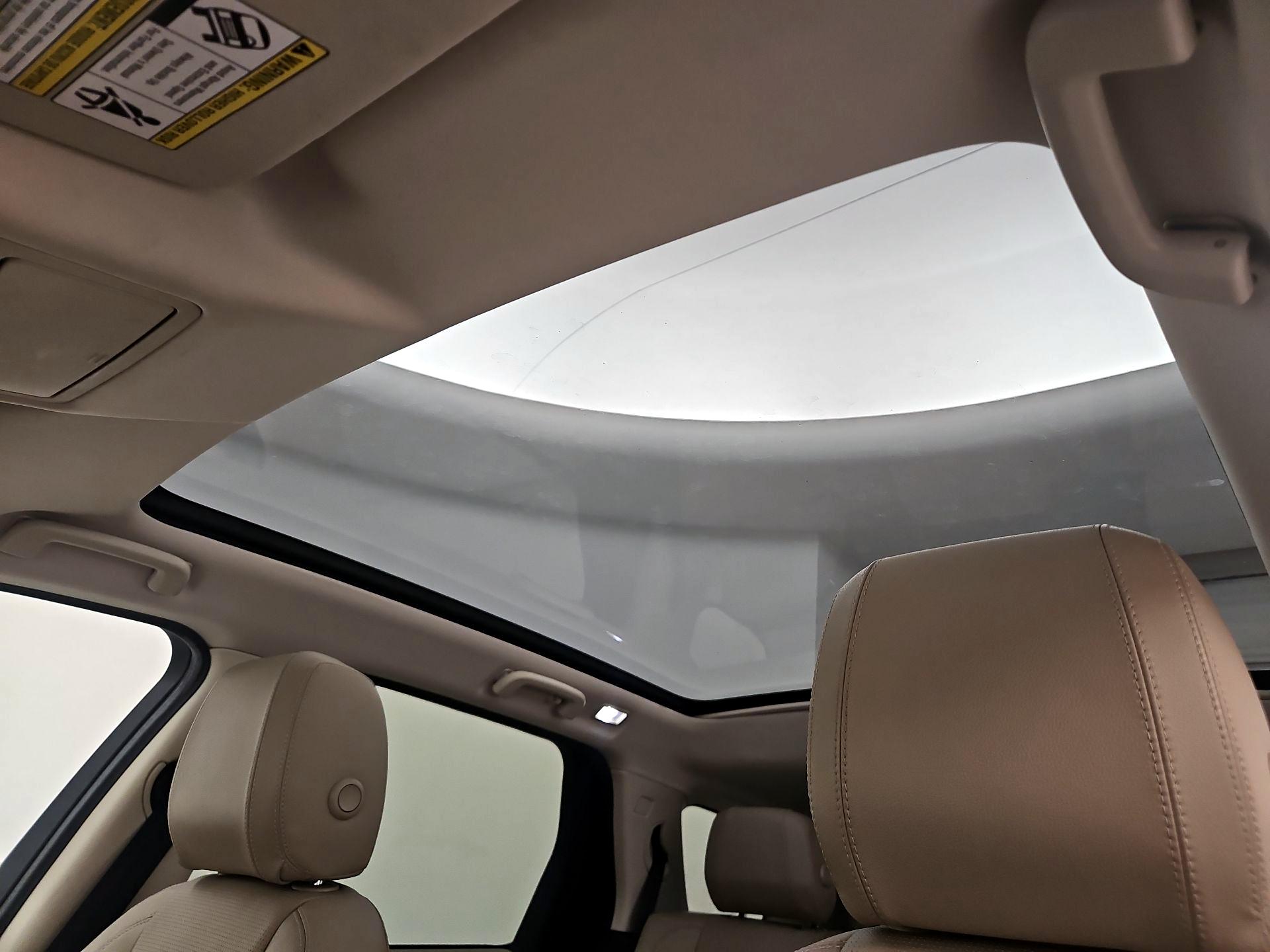 Thumbnail: 2018 Land Rover Discovery Sport - 19