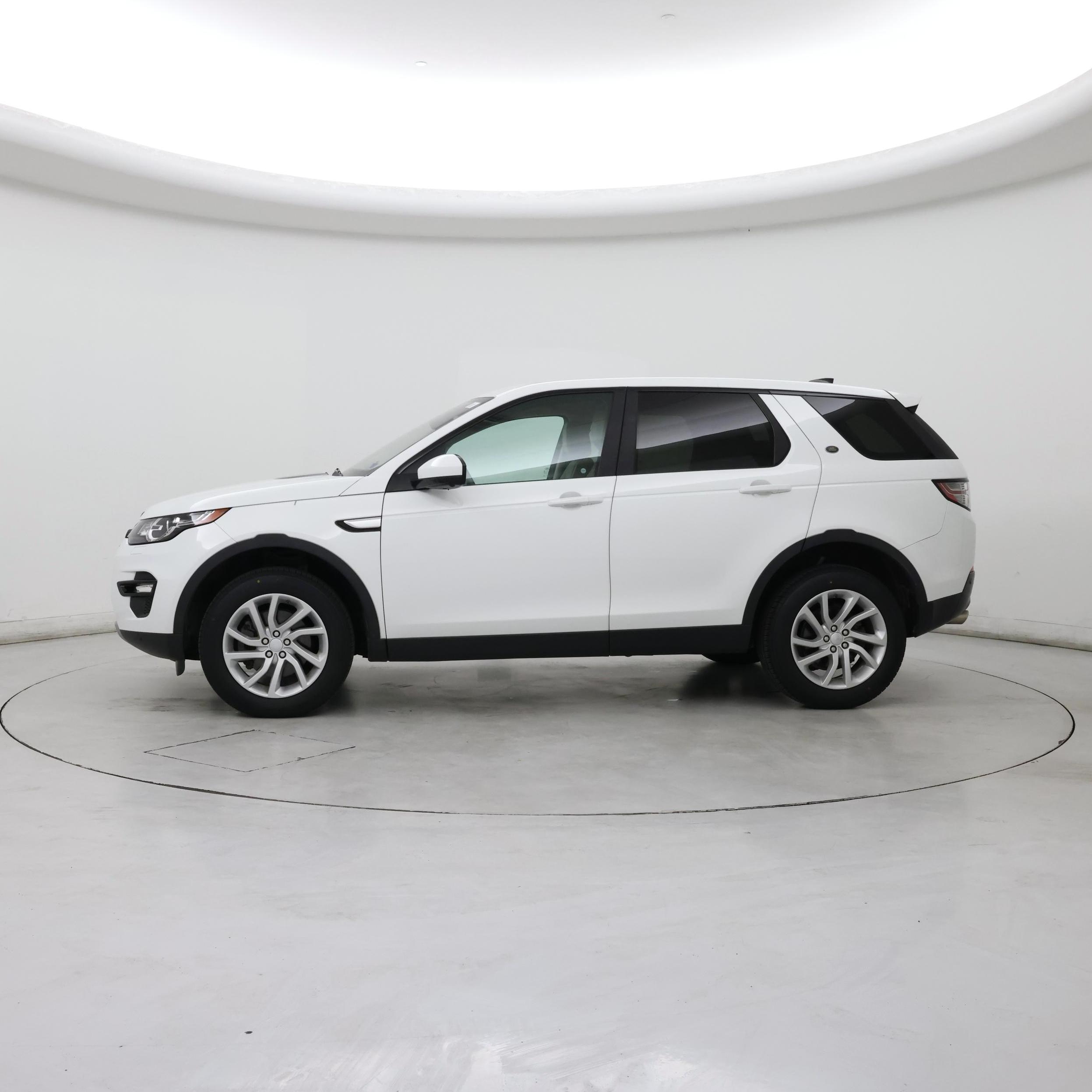 Thumbnail: 2018 Land Rover Discovery Sport - 3