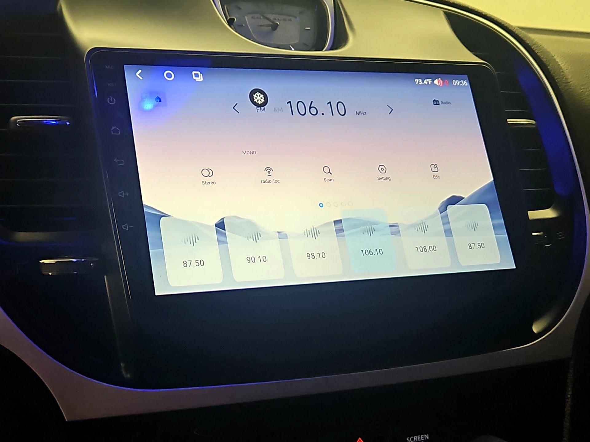 Thumbnail: 2018 Chrysler 300 - 15