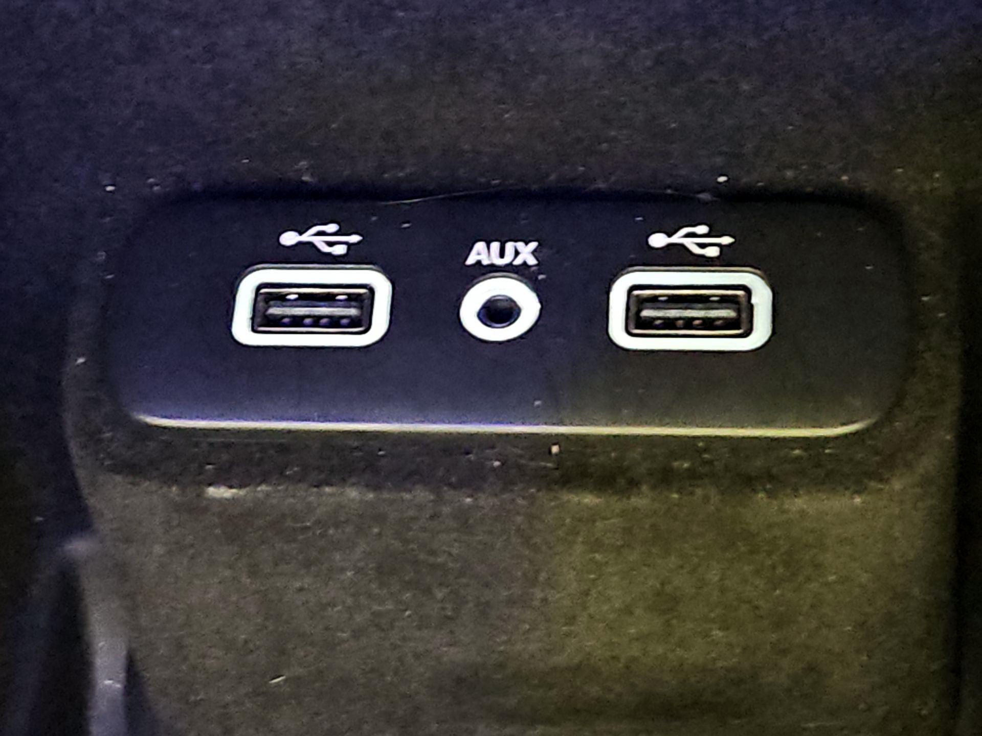 Thumbnail: 2018 Chrysler 300 - 18