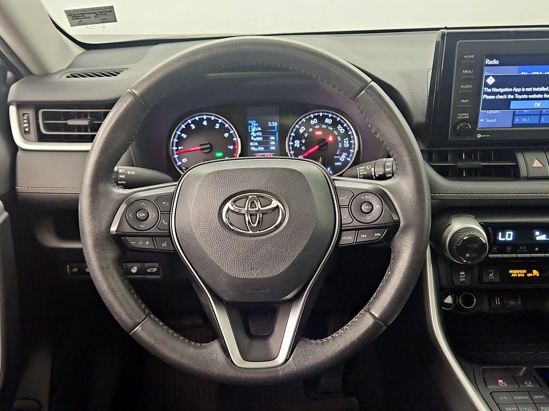 Thumbnail: 2022 Toyota RAV4 - 10