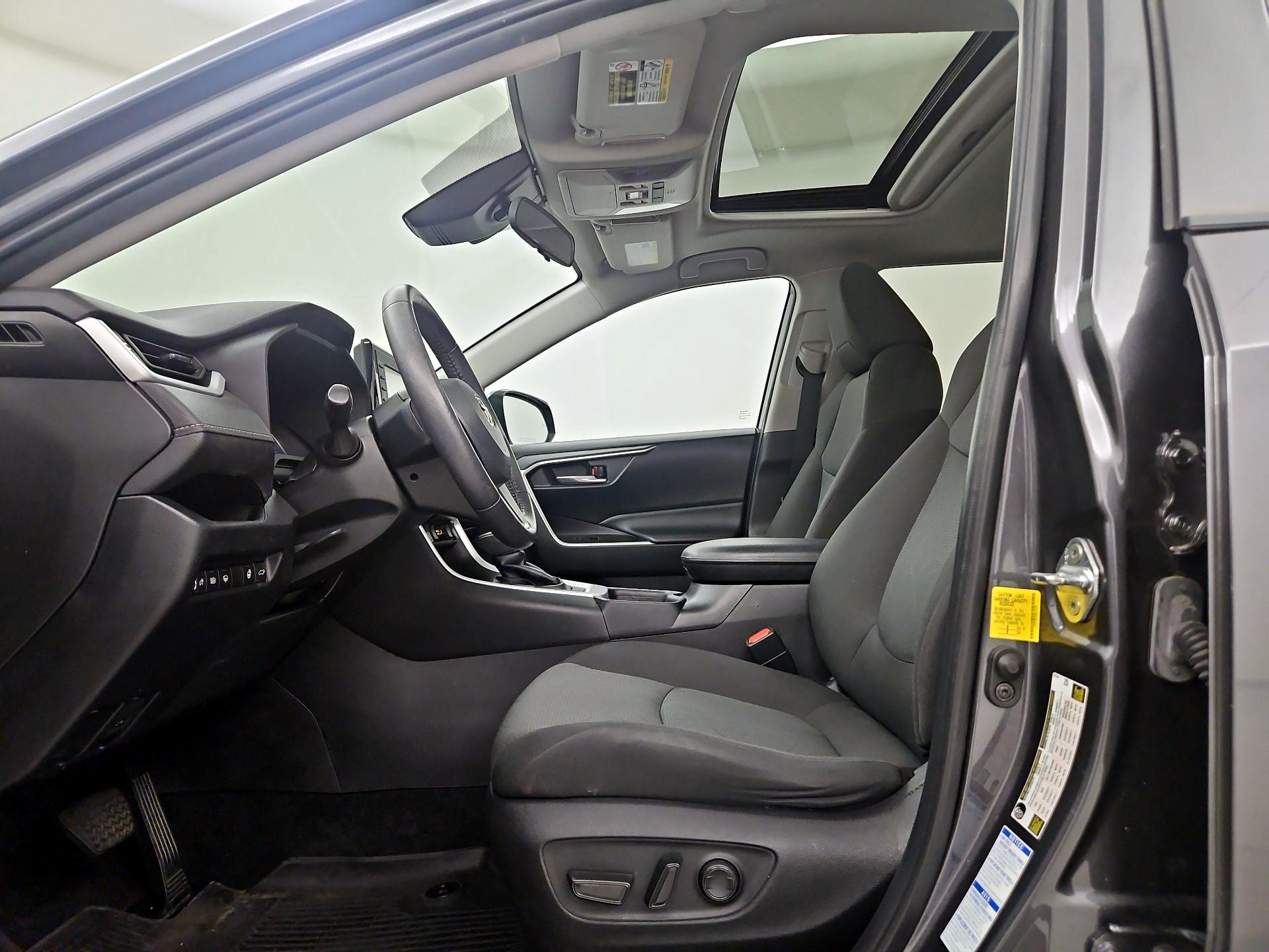 Thumbnail: 2022 Toyota RAV4 - 11