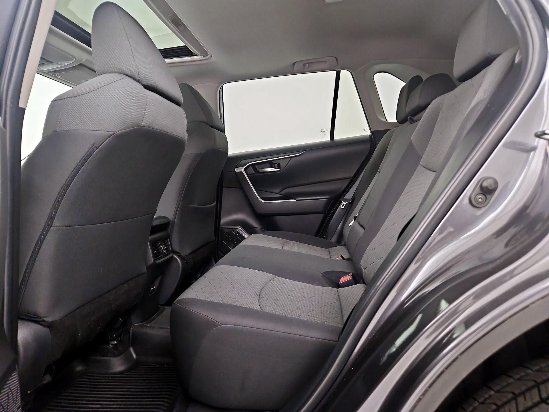 Thumbnail: 2022 Toyota RAV4 - 20