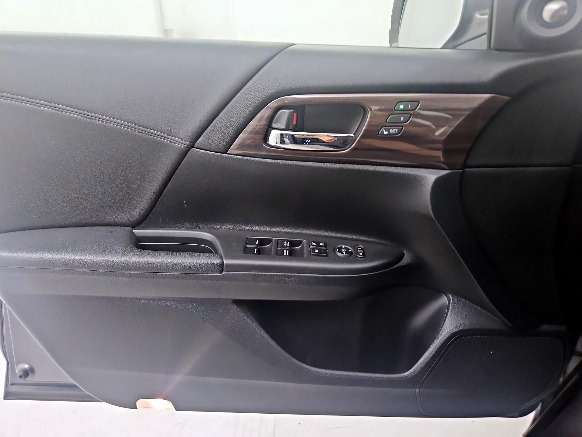 Thumbnail: 2017 Honda Accord - 12