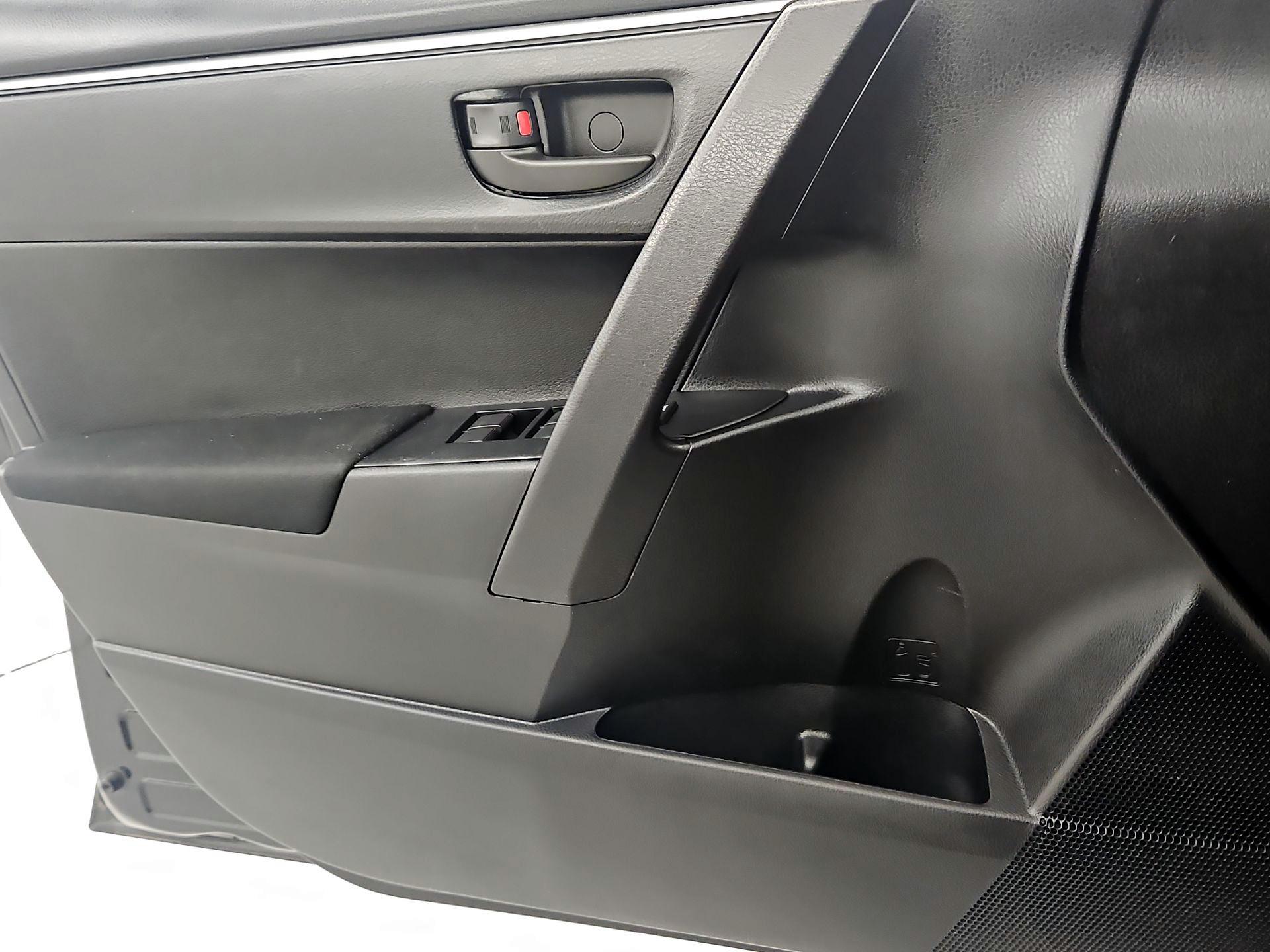 Thumbnail: 2015 Toyota Corolla - 12