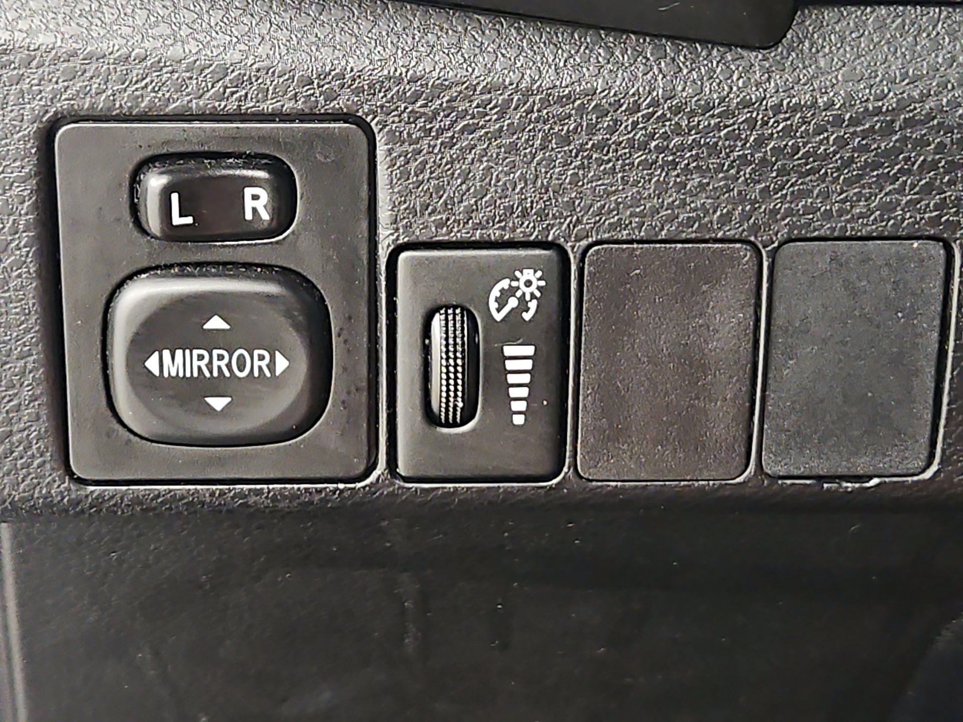 Thumbnail: 2015 Toyota Corolla - 13