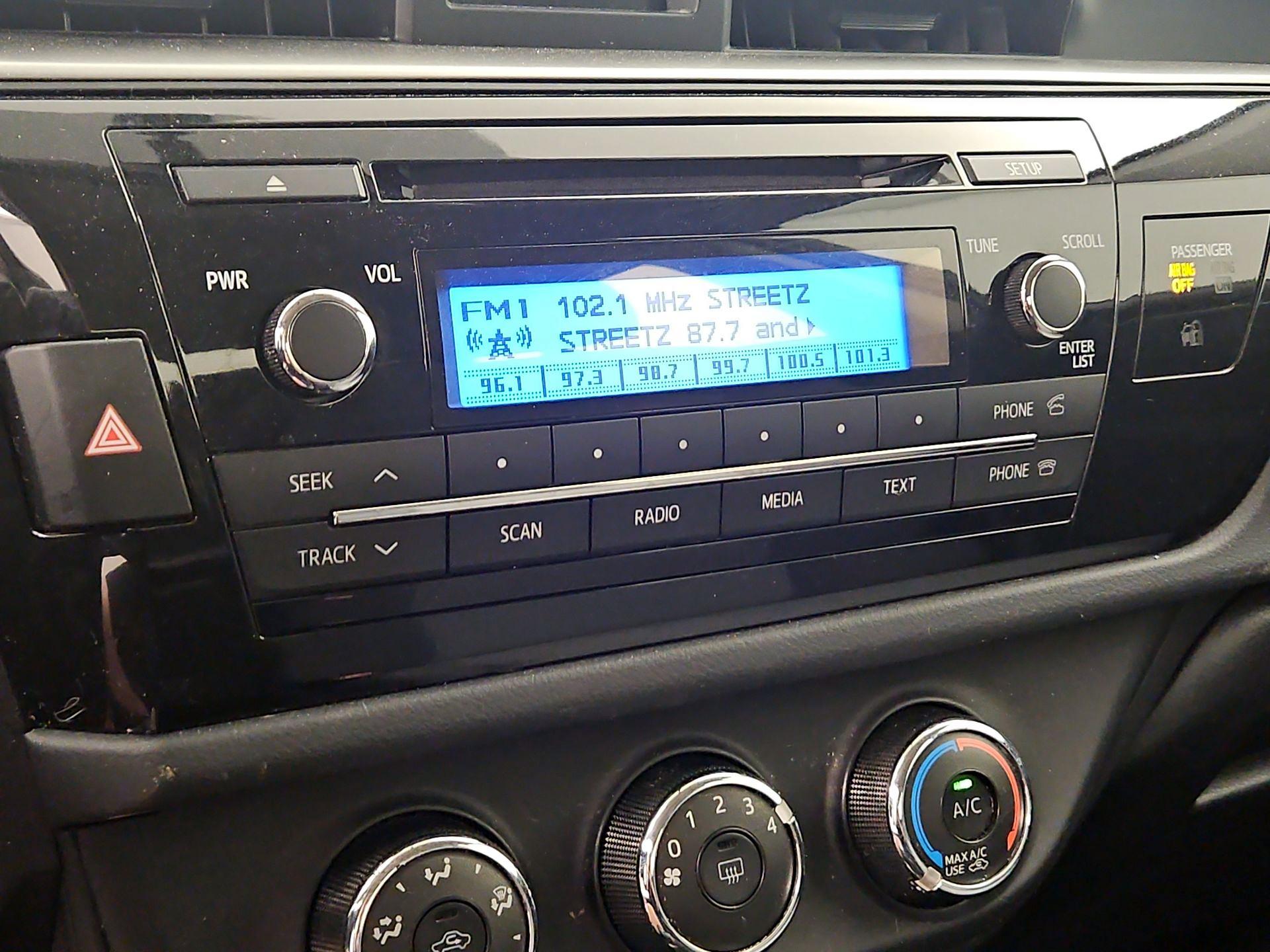 Thumbnail: 2015 Toyota Corolla - 14