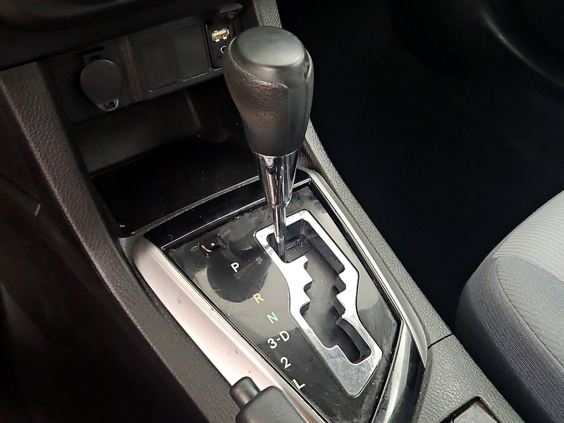 Thumbnail: 2015 Toyota Corolla - 16