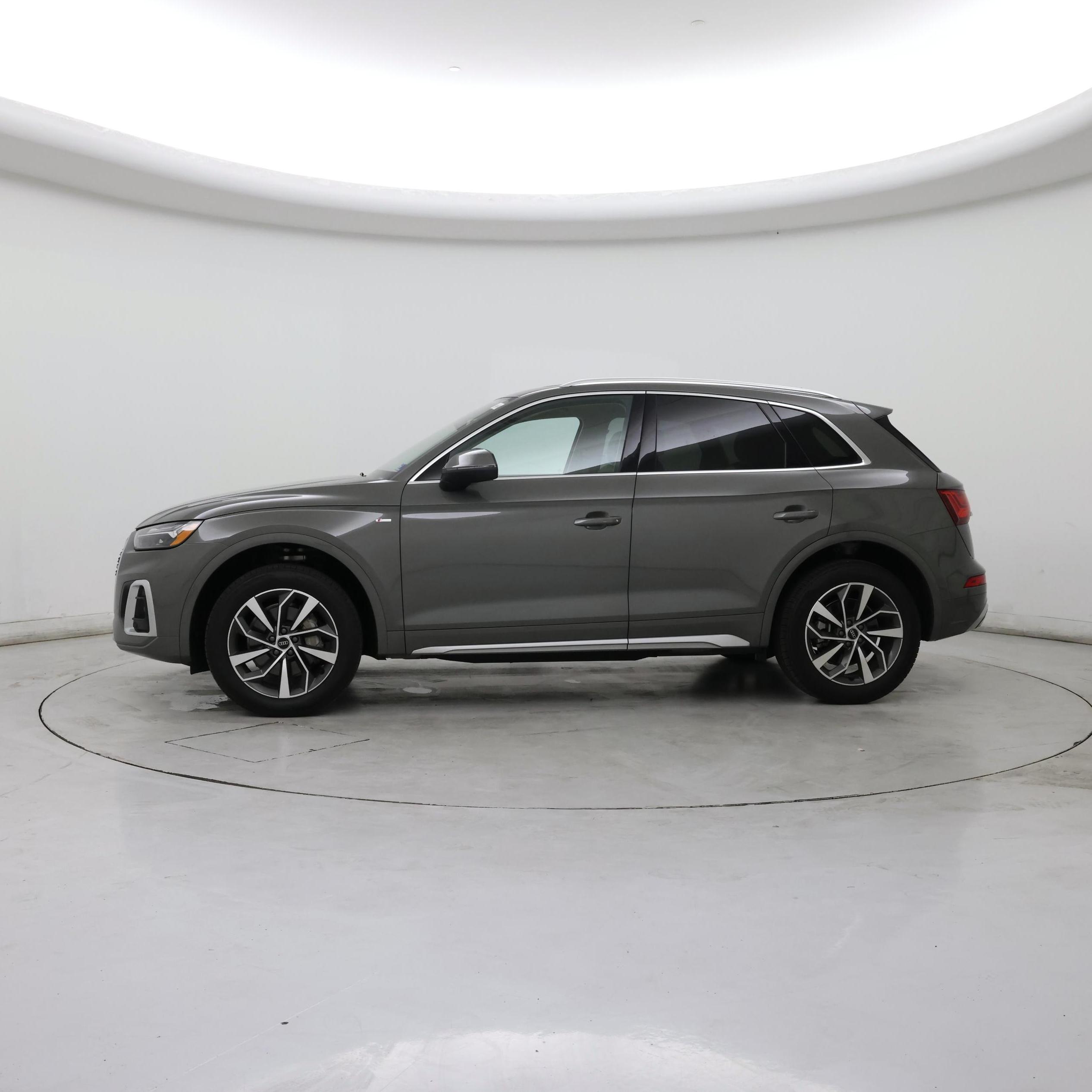 Thumbnail: 2023 Audi Q5 - 3