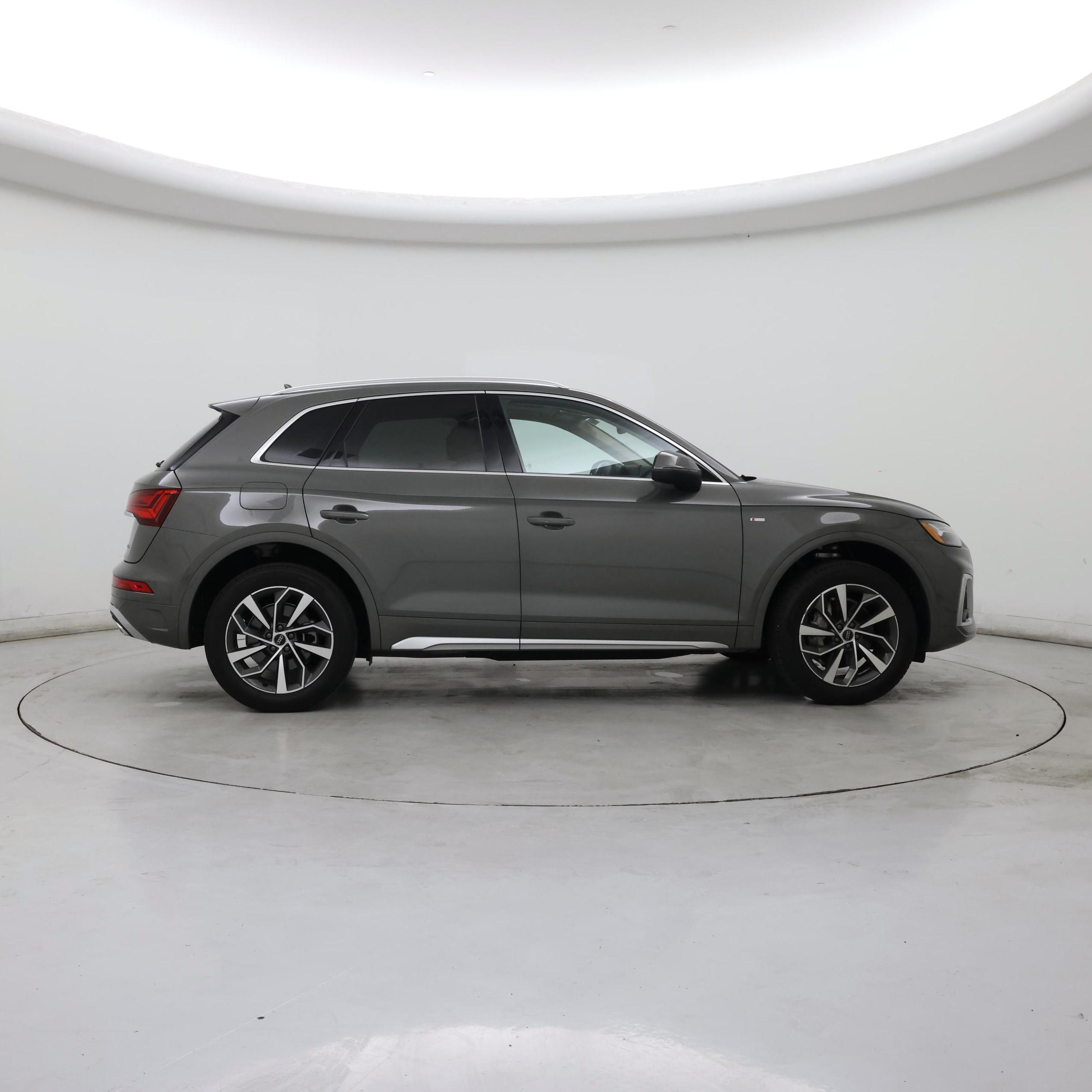 Thumbnail: 2023 Audi Q5 - 7
