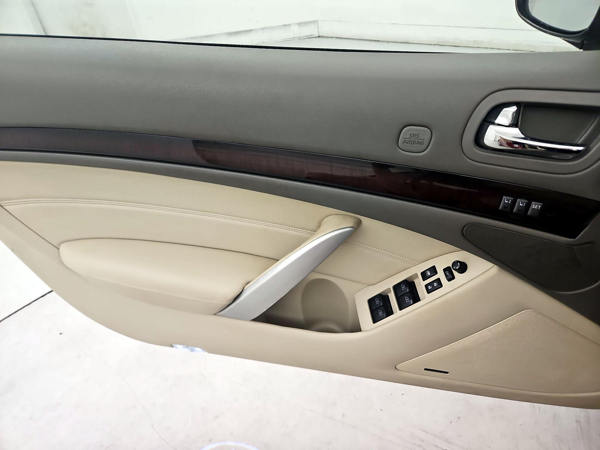 Thumbnail: 2014 INFINITI Q60 - 12