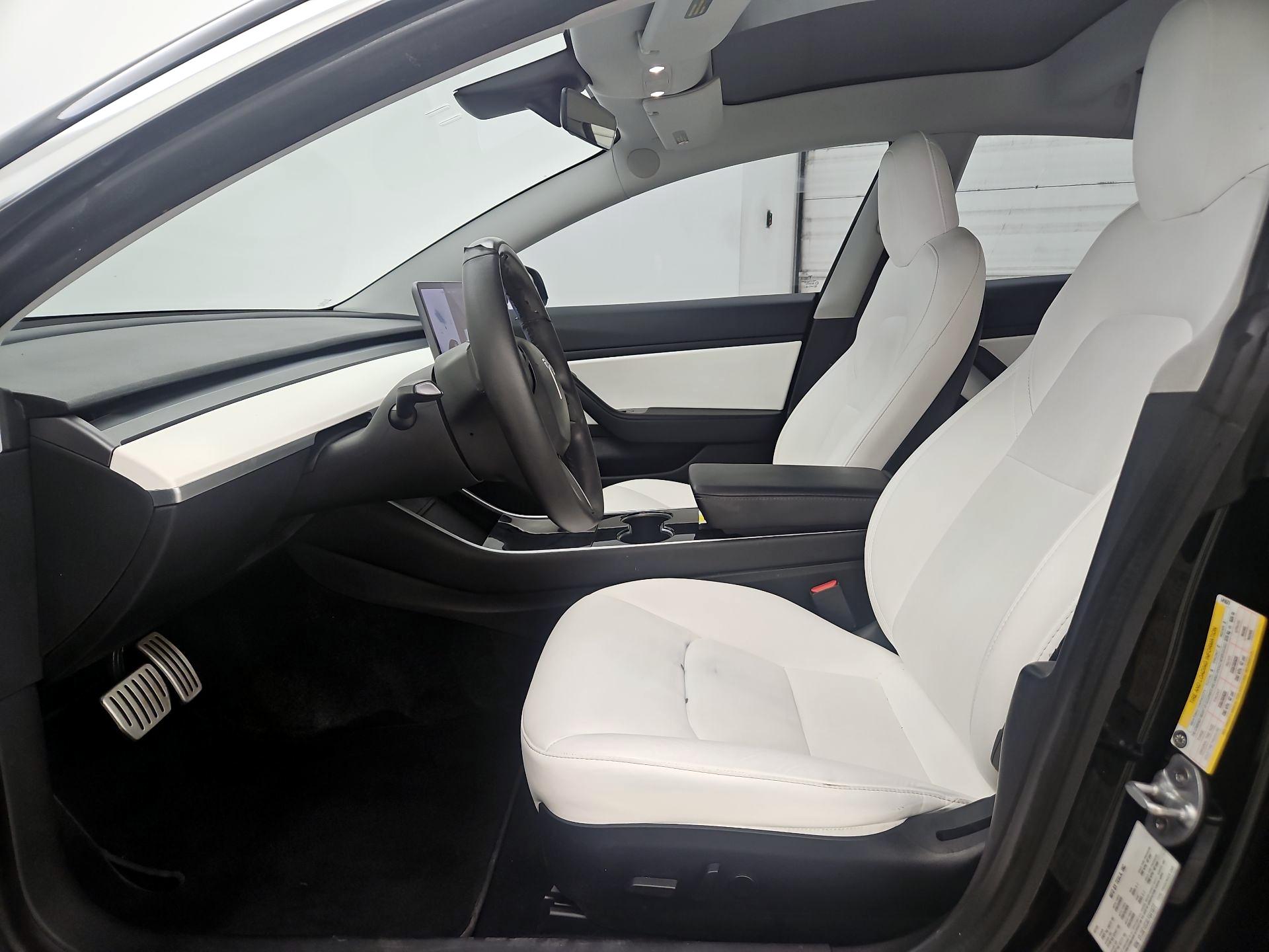 Thumbnail: 2020 Tesla Model 3 - 11