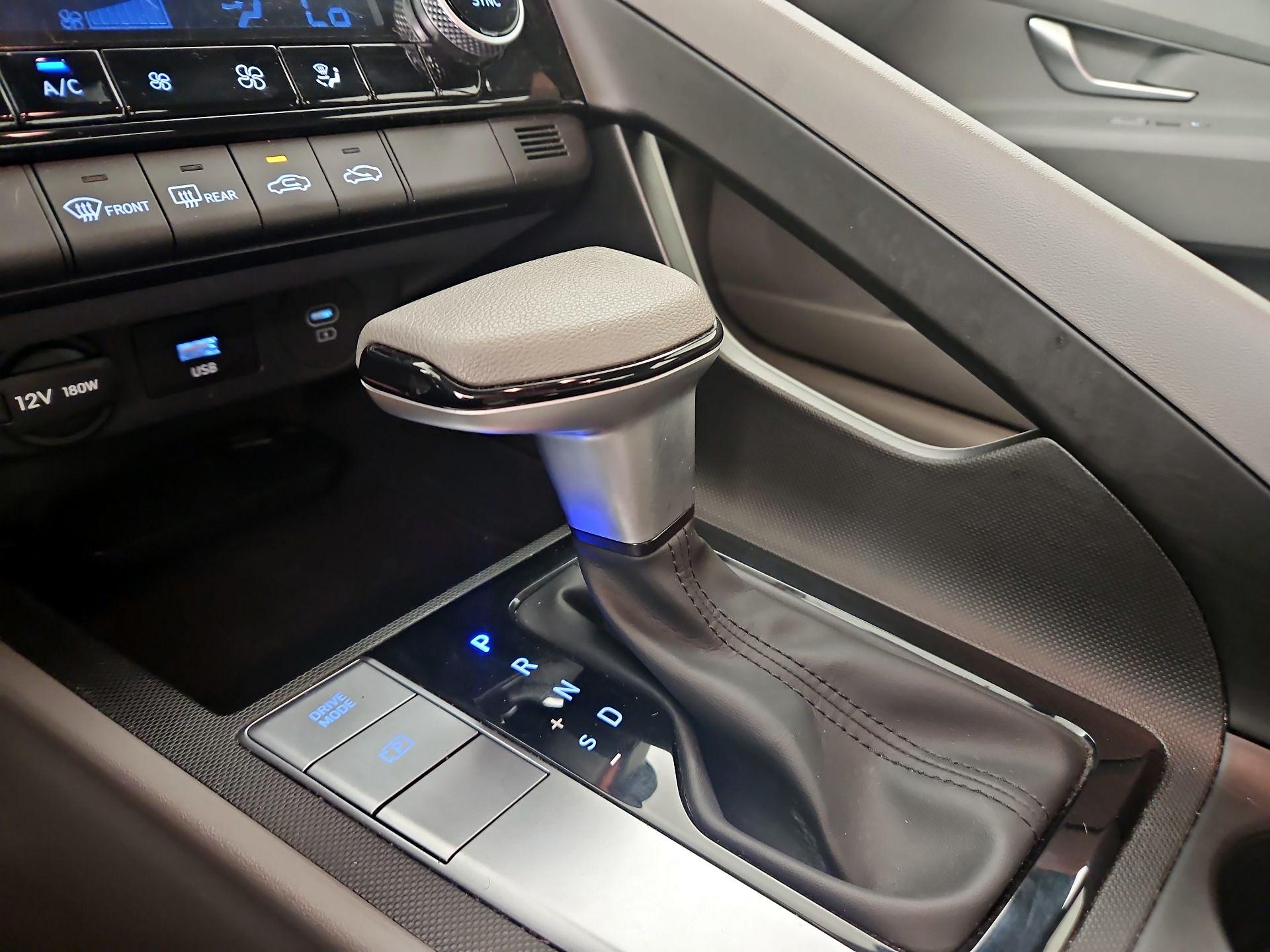 Thumbnail: 2024 Hyundai Elantra - 18