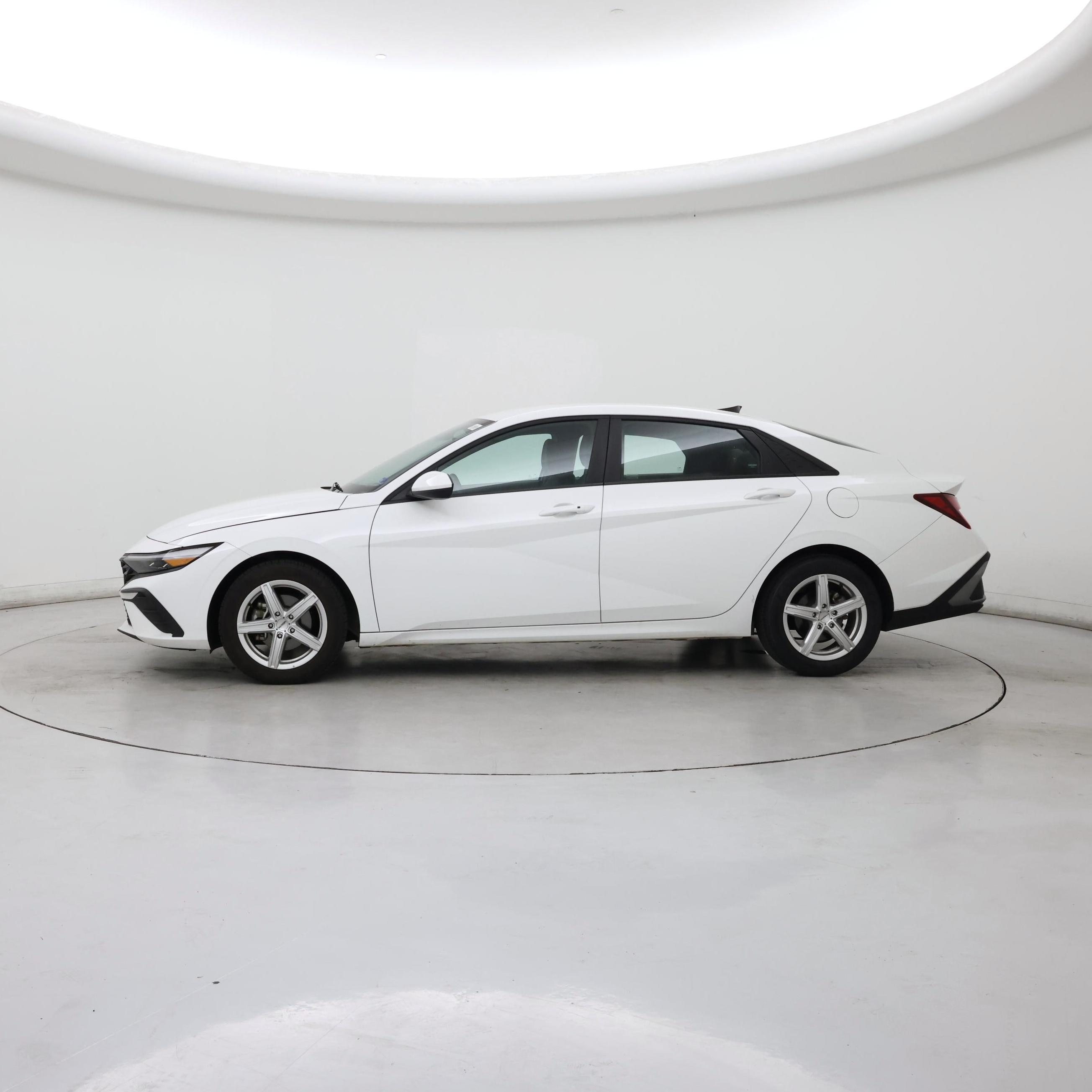 Thumbnail: 2024 Hyundai Elantra - 3