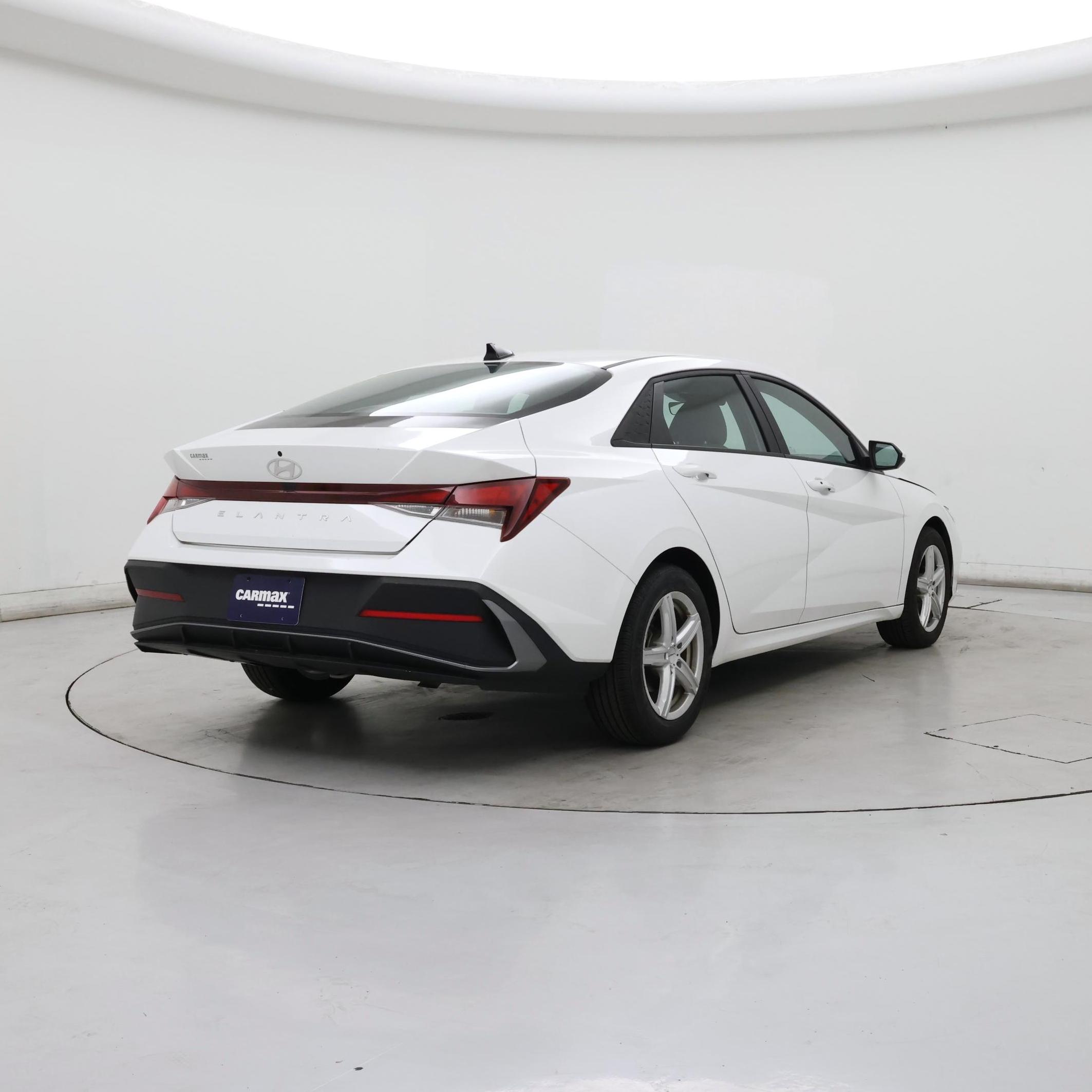 Thumbnail: 2024 Hyundai Elantra - 8