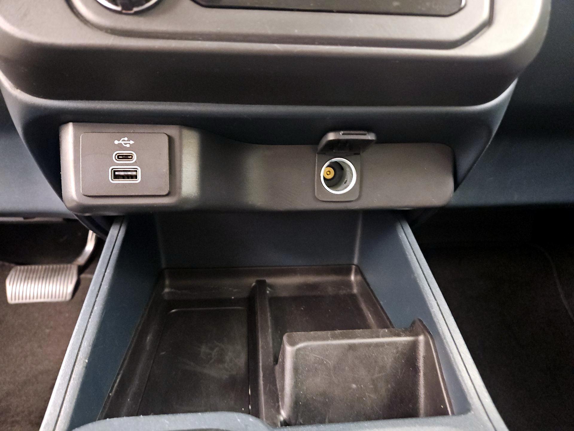 Thumbnail: 2025 Ford Maverick - 18