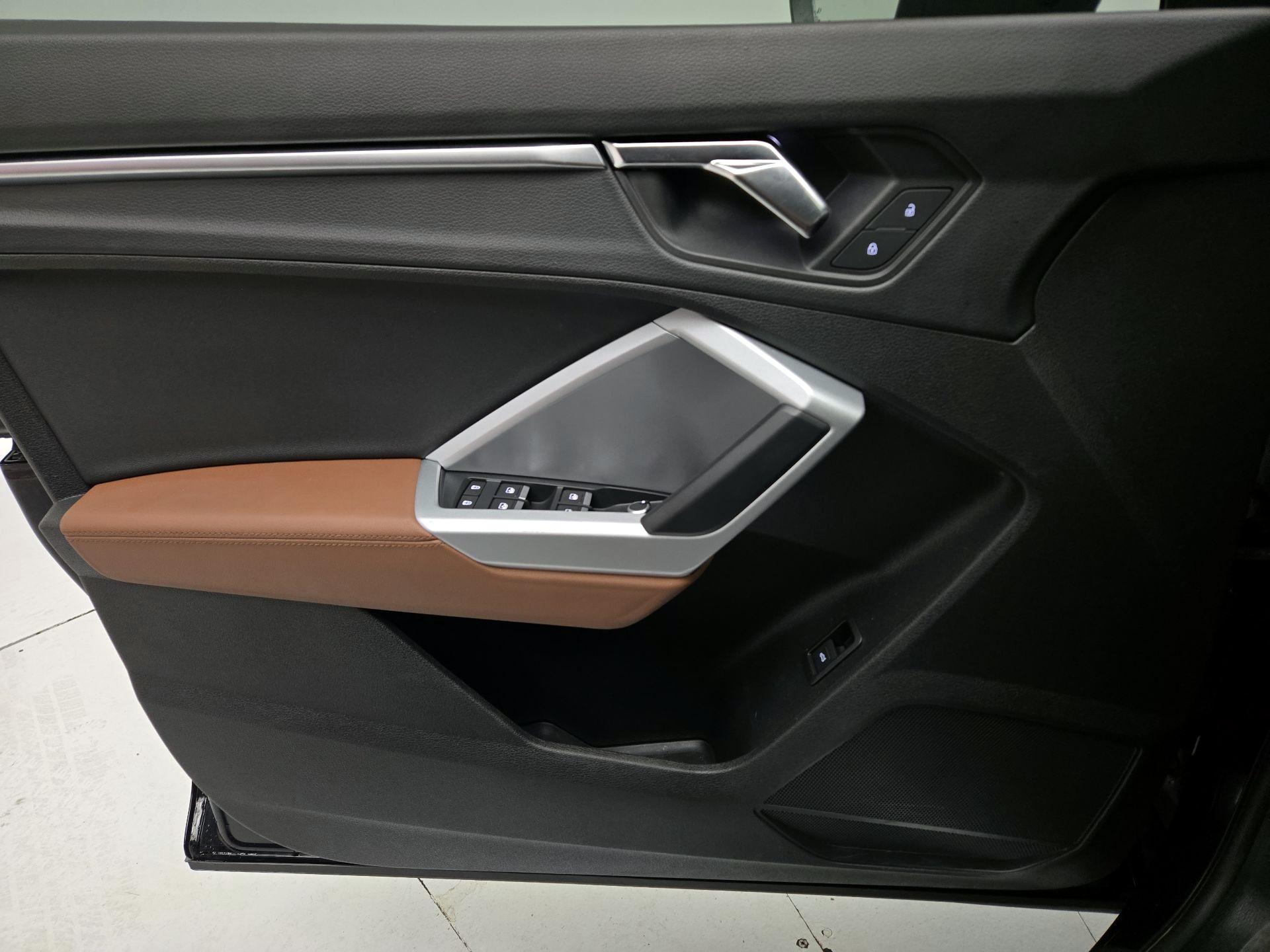 Thumbnail: 2021 Audi Q3 - 12