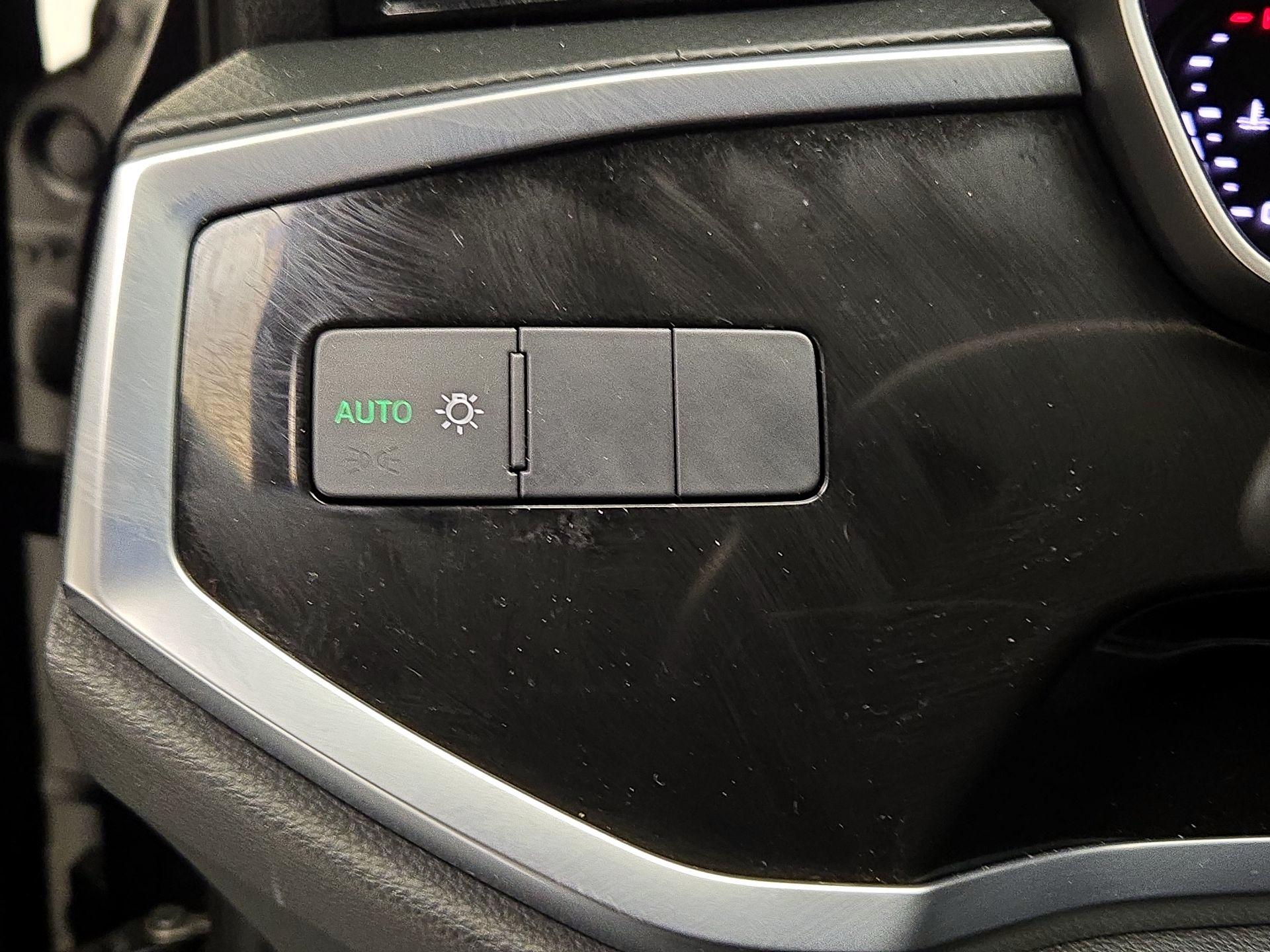 Thumbnail: 2021 Audi Q3 - 13