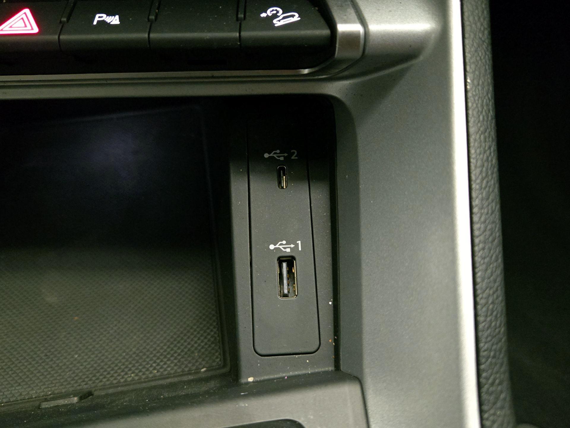 Thumbnail: 2021 Audi Q3 - 18