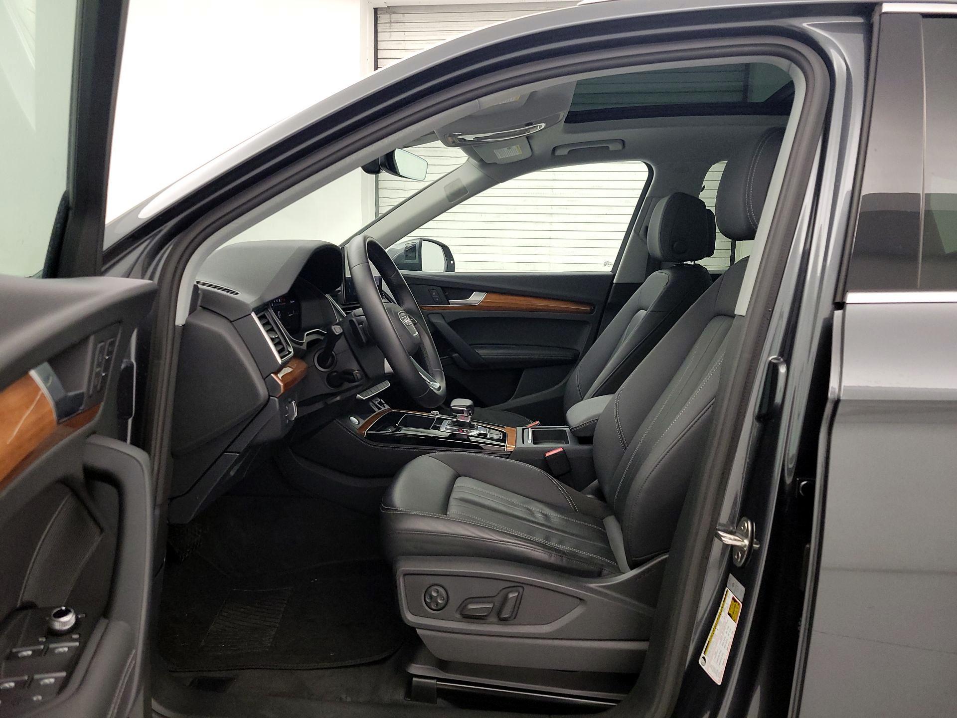 Thumbnail: 2022 Audi Q5 - 11