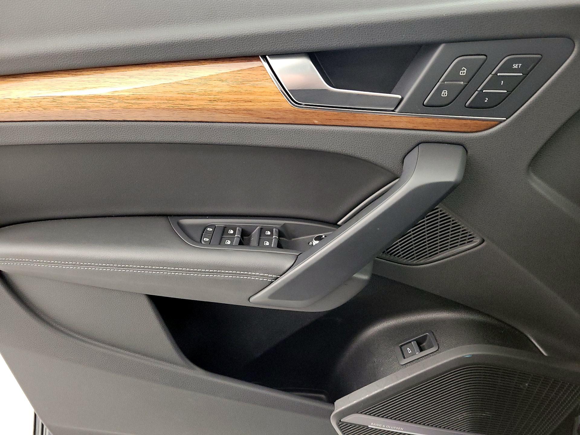 Thumbnail: 2022 Audi Q5 - 12