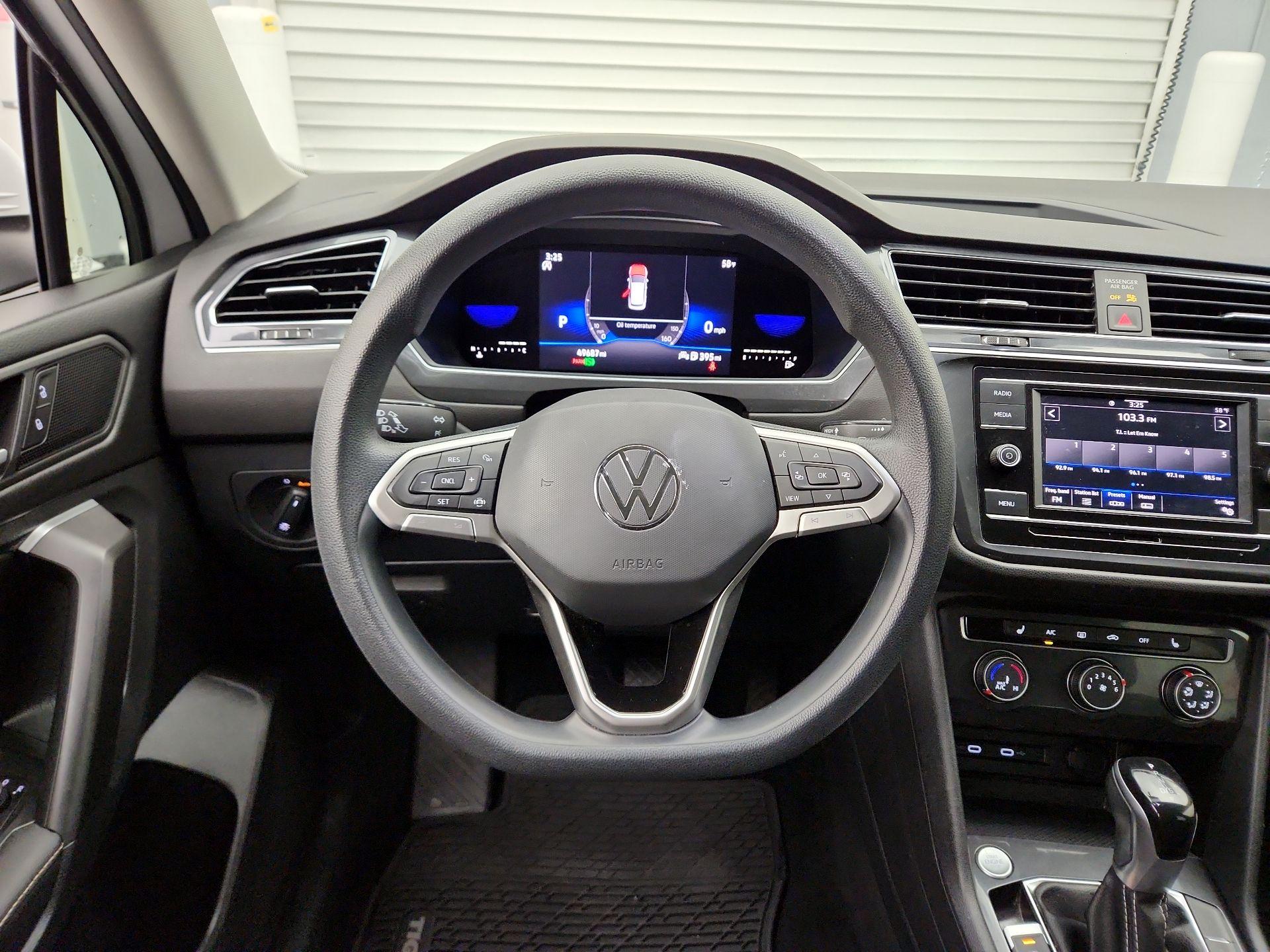Thumbnail: 2022 Volkswagen Tiguan - 10