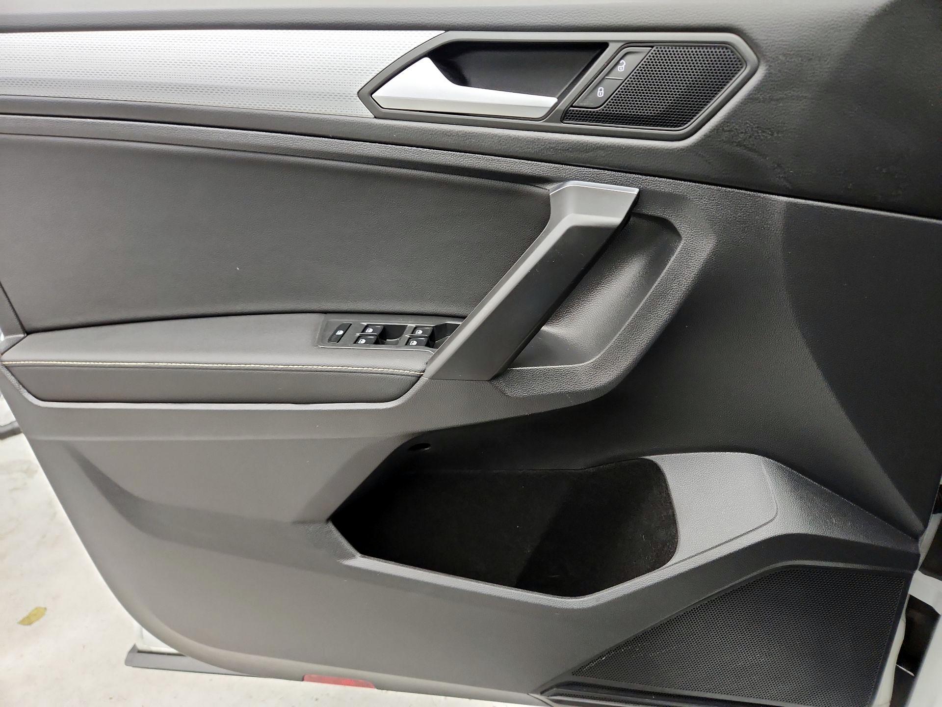 Thumbnail: 2022 Volkswagen Tiguan - 12