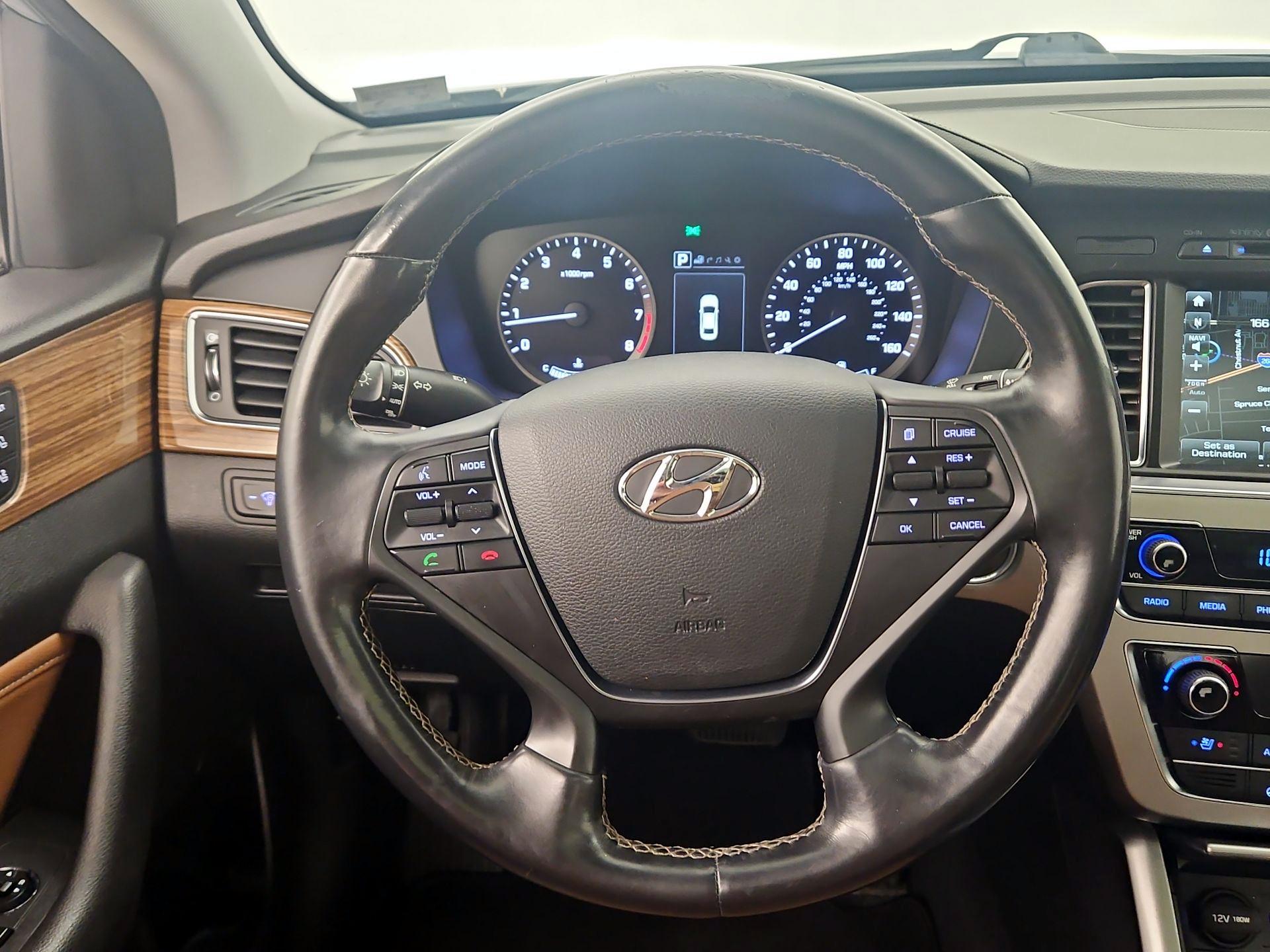 Thumbnail: 2015 Hyundai Sonata - 10