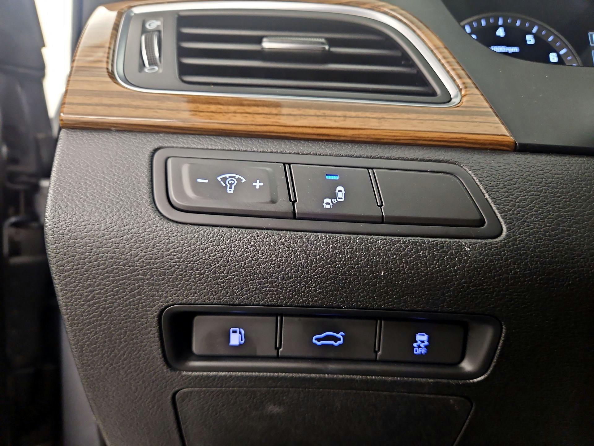 Thumbnail: 2015 Hyundai Sonata - 13