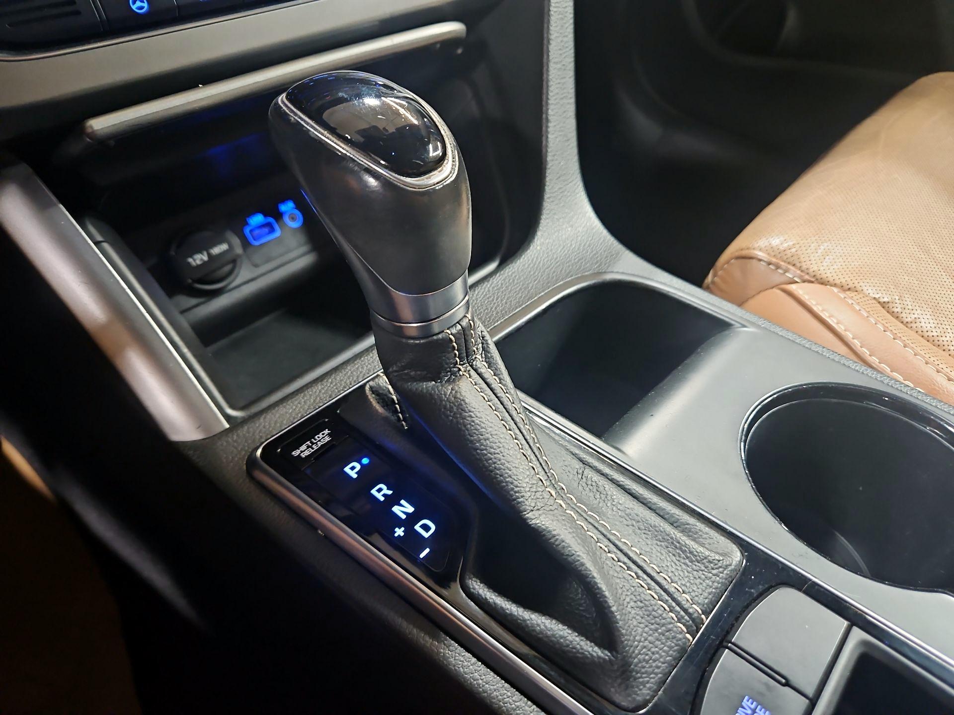 Thumbnail: 2015 Hyundai Sonata - 18