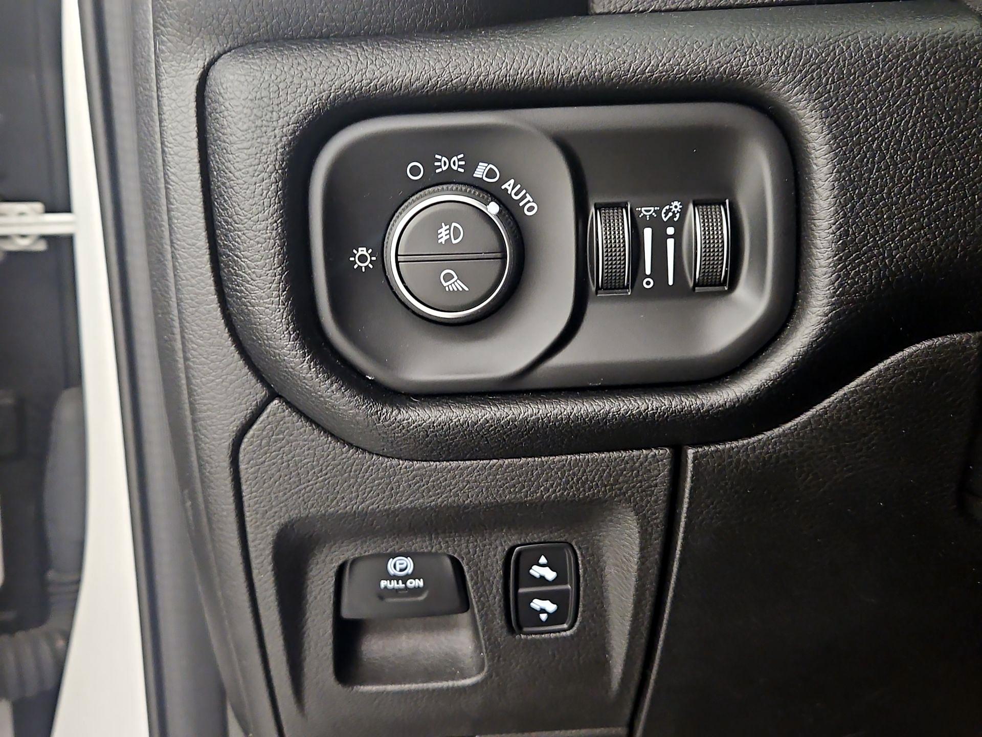 Thumbnail: 2019 RAM 1500 - 13