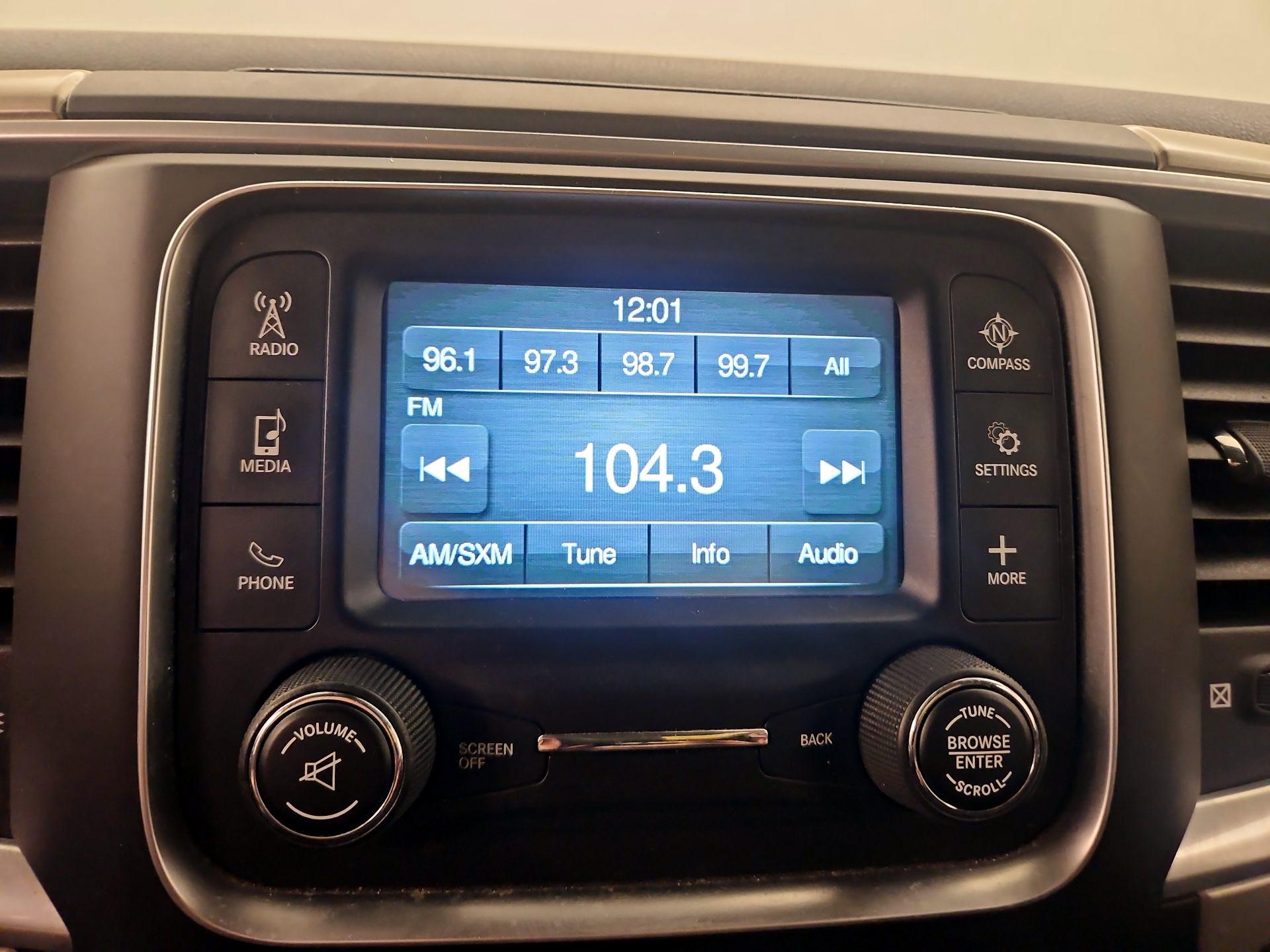 Thumbnail: 2019 RAM 1500 Classic - 13