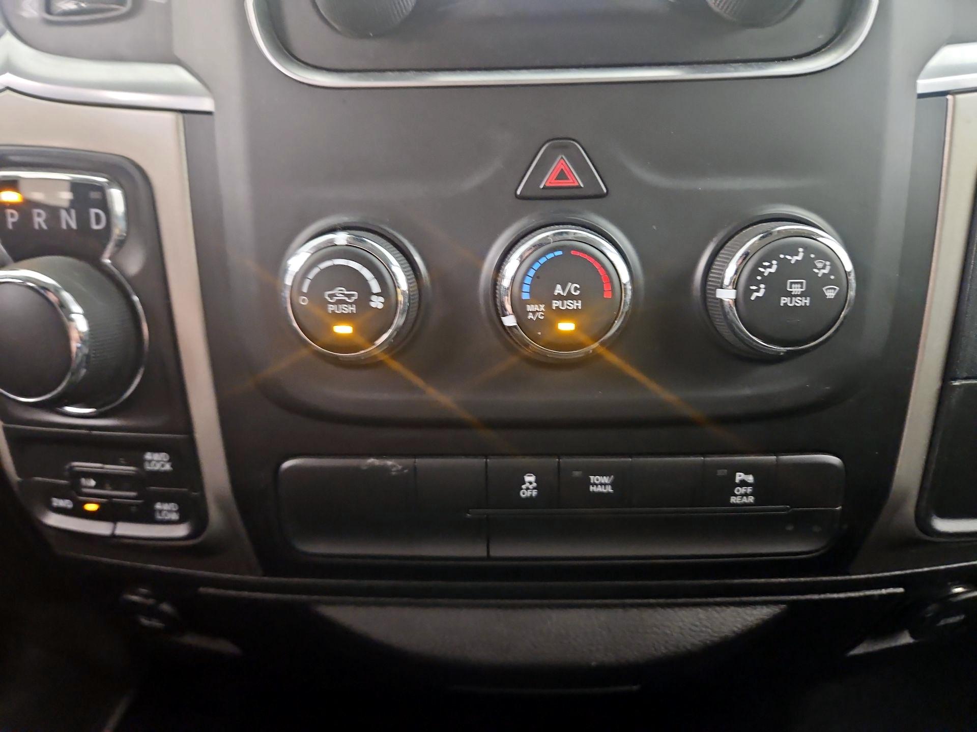 Thumbnail: 2019 RAM 1500 Classic - 14