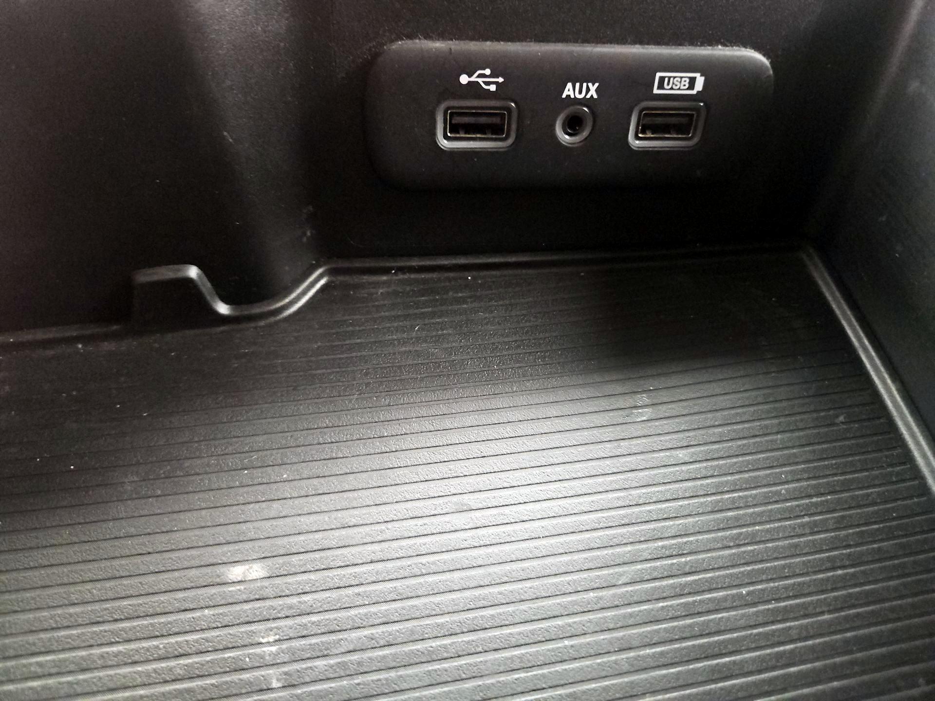 Thumbnail: 2019 RAM 1500 Classic - 16